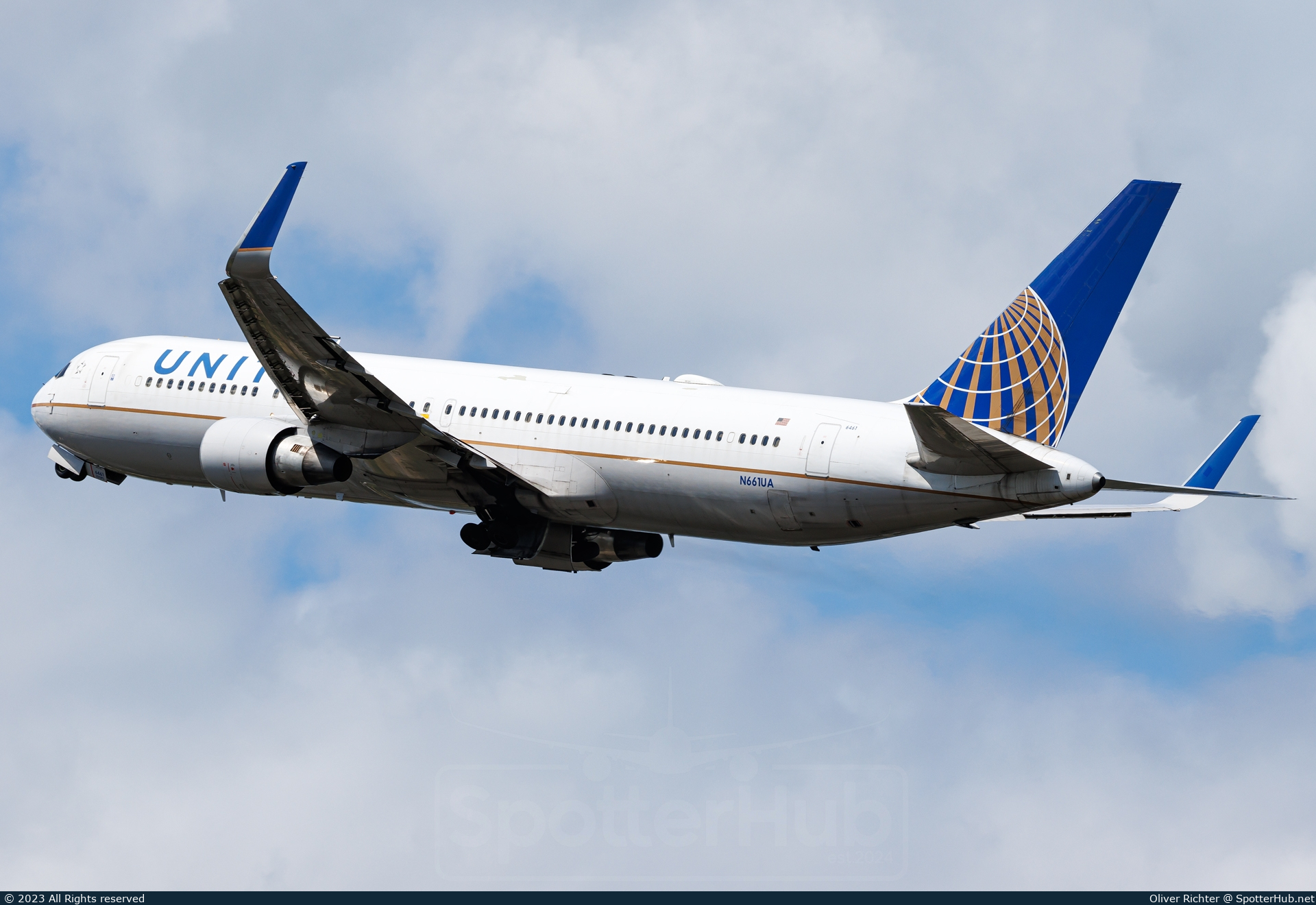 Photo of N661UA - Boeing 767-322(ER) operated by United Airlines