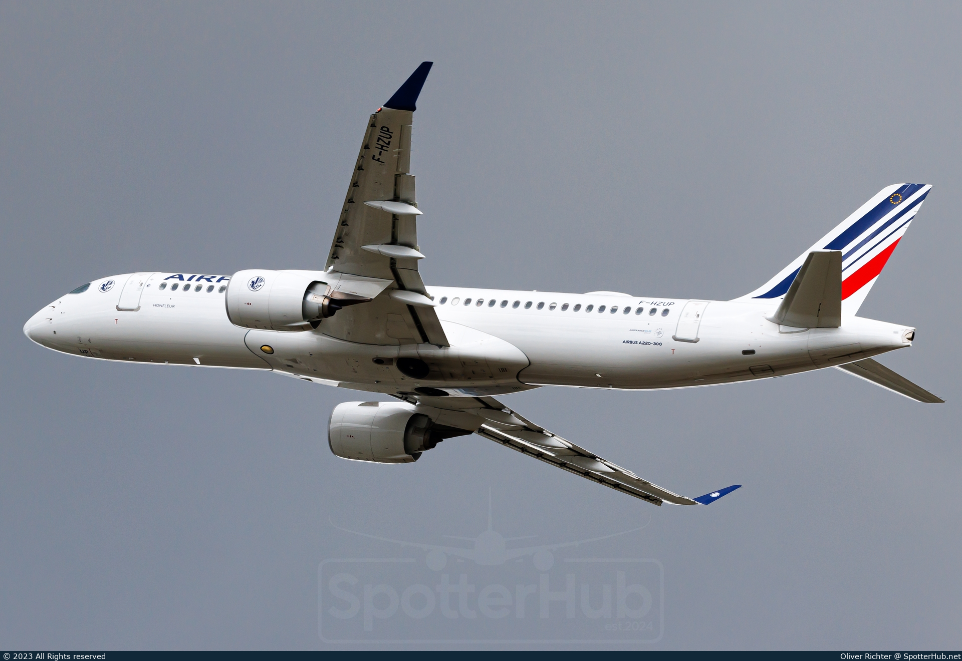 Photo of F-HZUP - Airbus A220-300 operated by Air France
