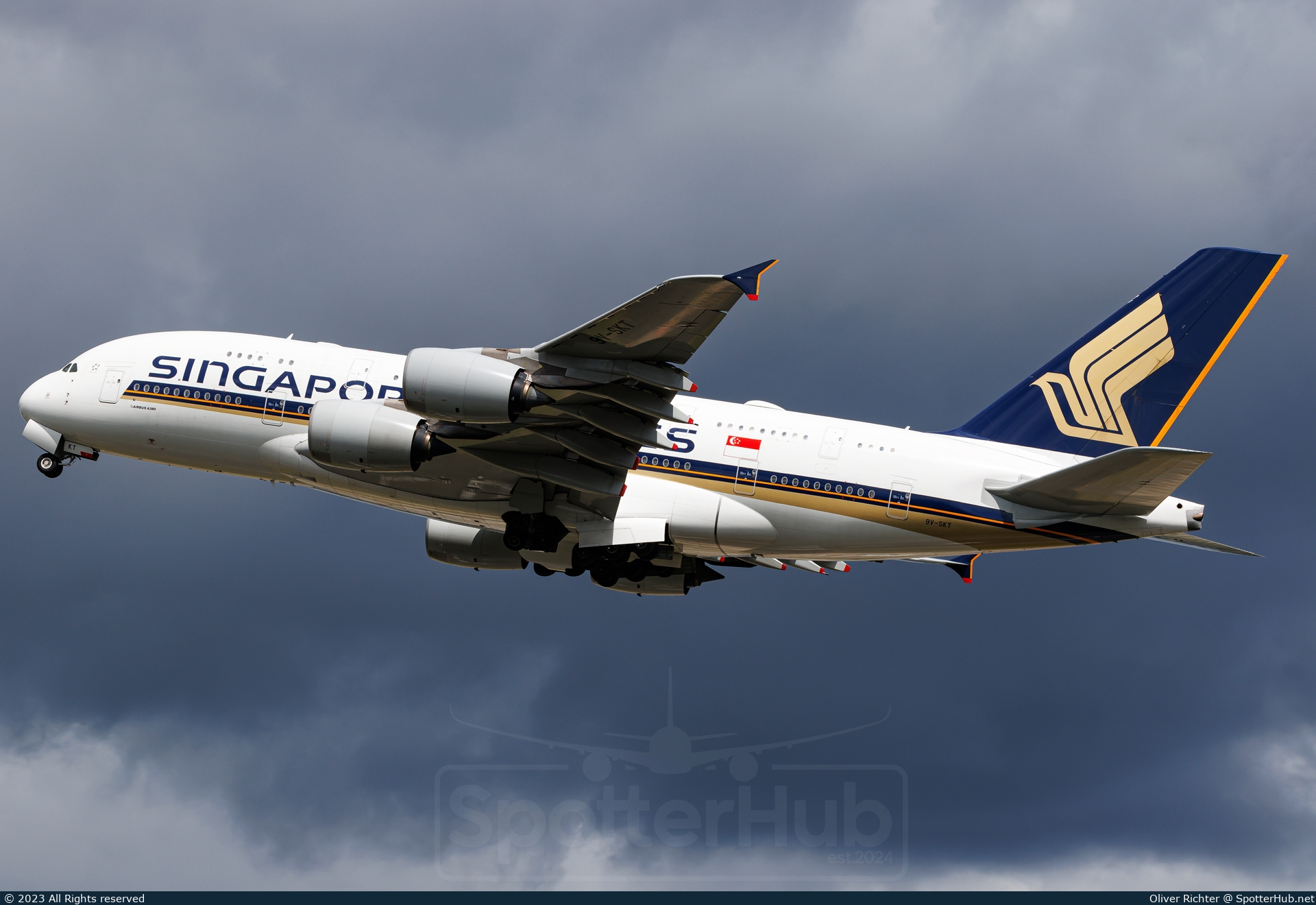 Photo of 9V-SKT - Airbus A380-841 operated by Singapore Airlines