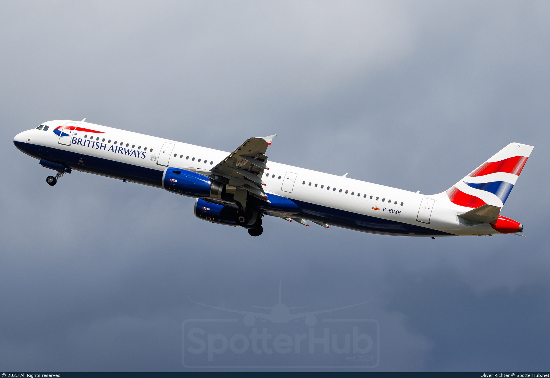 Photo of G-EUXH - Airbus A321-231 operated by British Airways