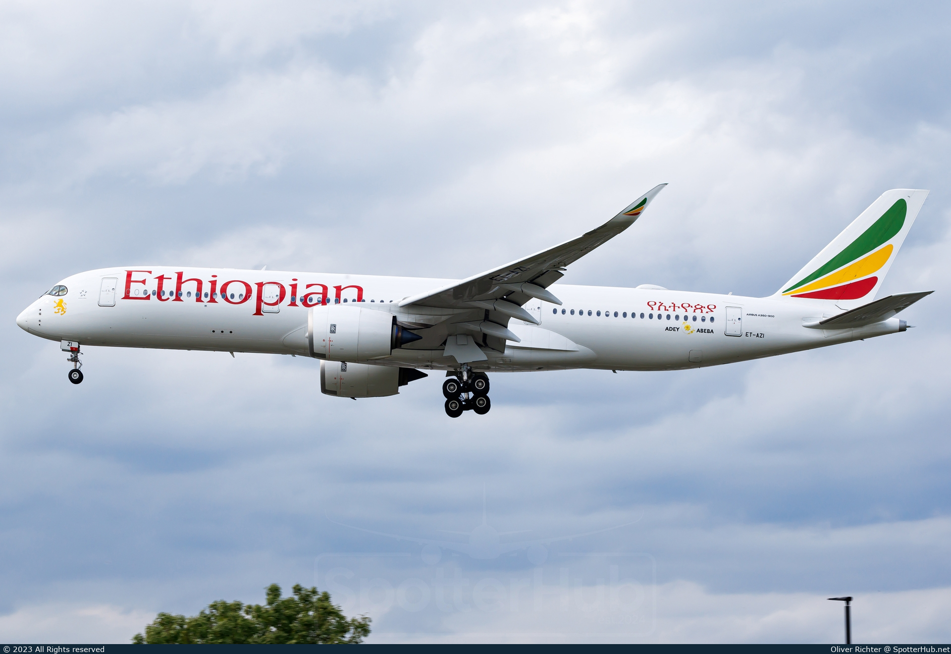Photo of ET-AZI - Airbus A350-941 operated by Ethiopian Airlines