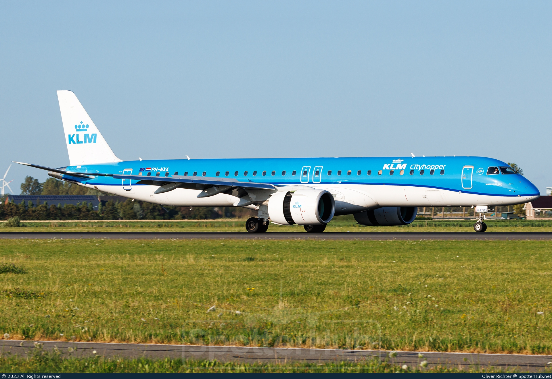 Photo of PH-NXA - Embraer ERJ-195-E2 operated by KLM Cityhopper
