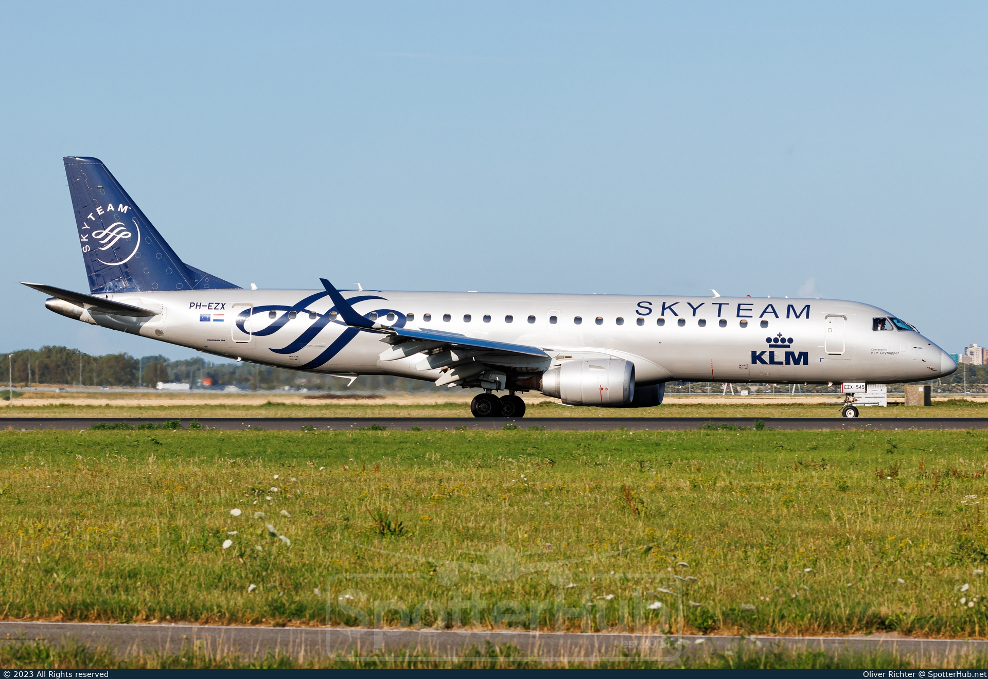 Photo of PH-EZX - Embraer ERJ-190STD operated by KLM Cityhopper