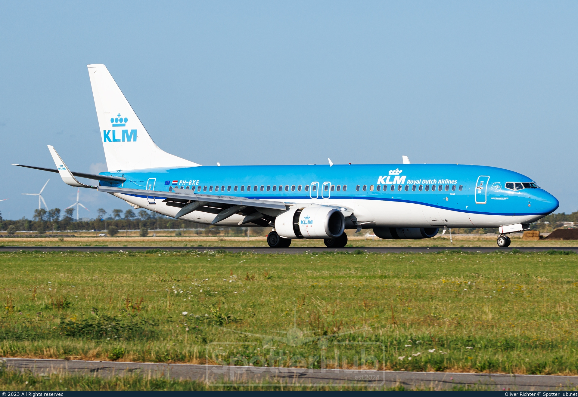 Photo of PH-BXE - Boeing 737-8K2 operated by KLM Royal Dutch Airlines