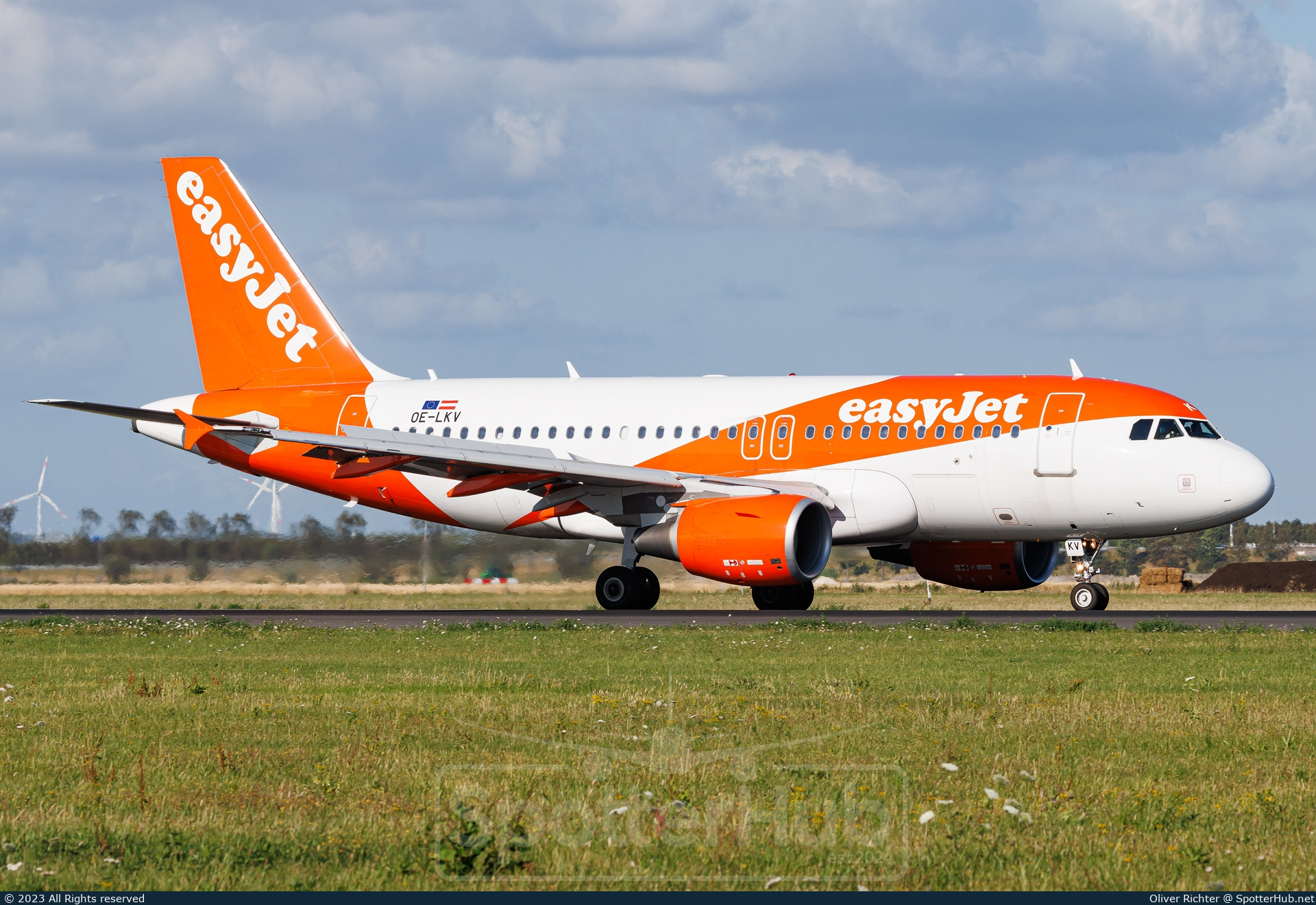 Photo of OE-LKV - Airbus A319-111 operated by easyJet Europe