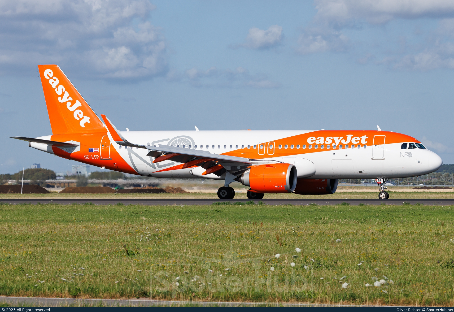 Photo of OE-LSP - Airbus A320-251N operated by easyJet Europe