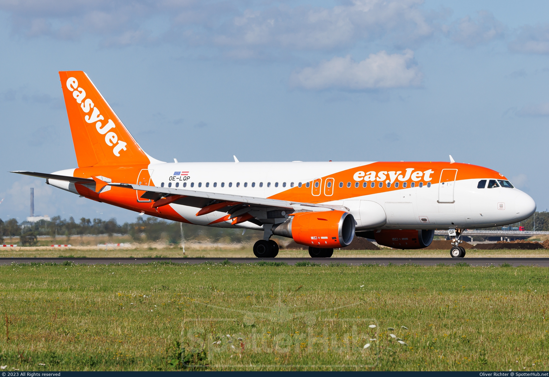Photo of OE-LQP - Airbus A319-111 operated by easyJet Europe