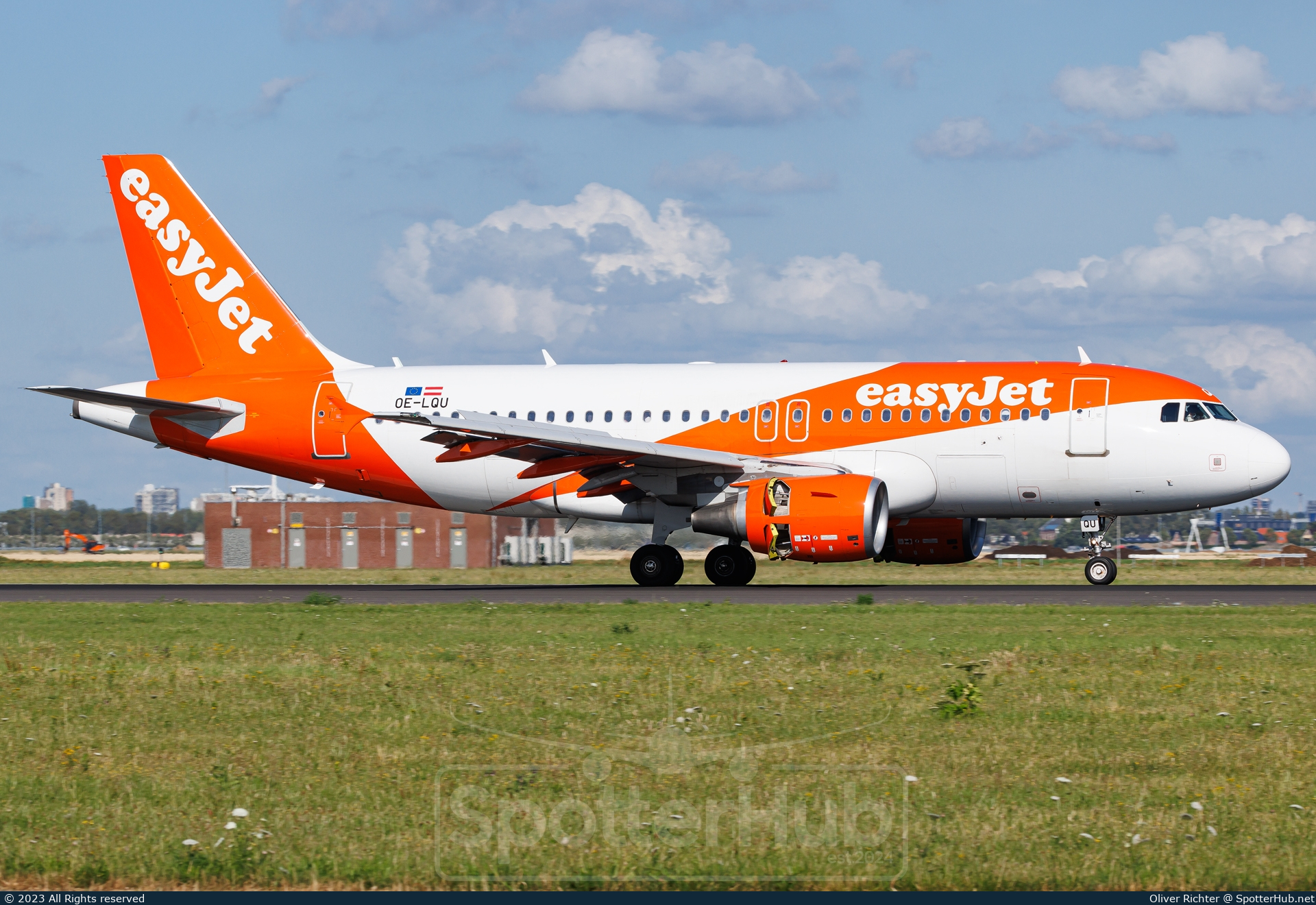 Photo of OE-LQU - Airbus A319-111 operated by easyJet Europe
