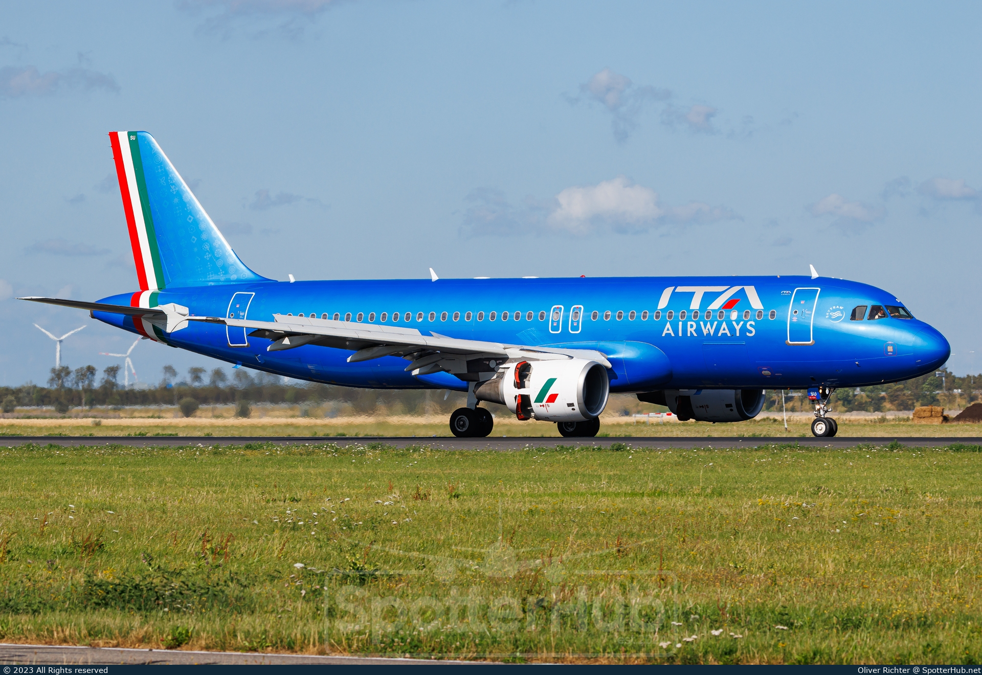 Photo of EI-DSU - Airbus A320-216 operated by ITA Airways