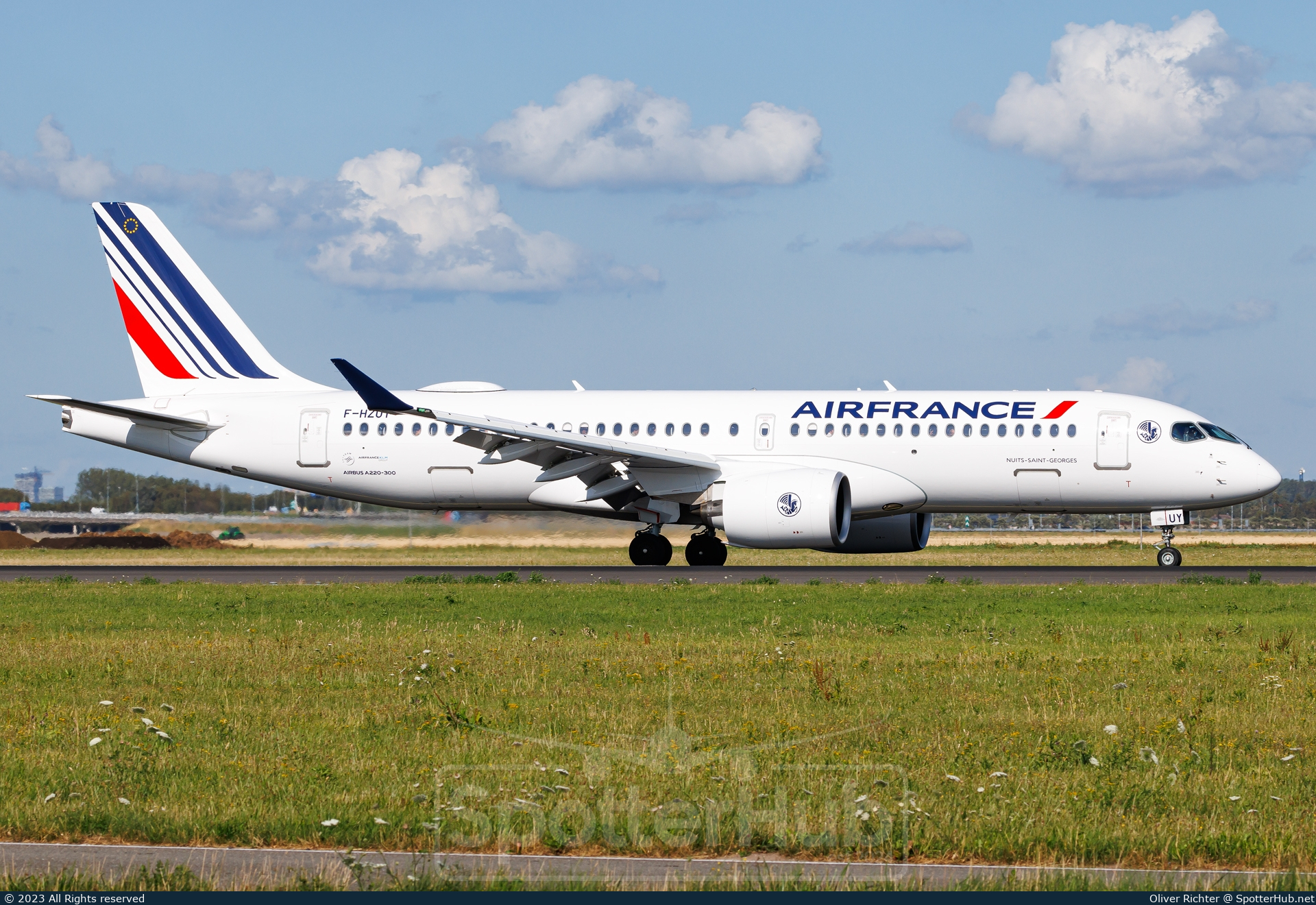 Photo of F-HZUY - Airbus A220-300 operated by Air France