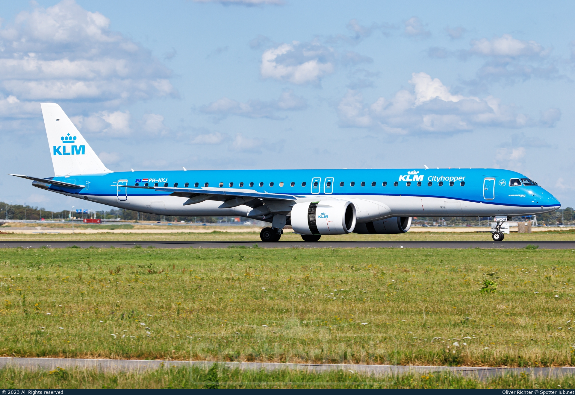 Photo of PH-NXJ - Embraer ERJ-195-E2 operated by KLM Cityhopper