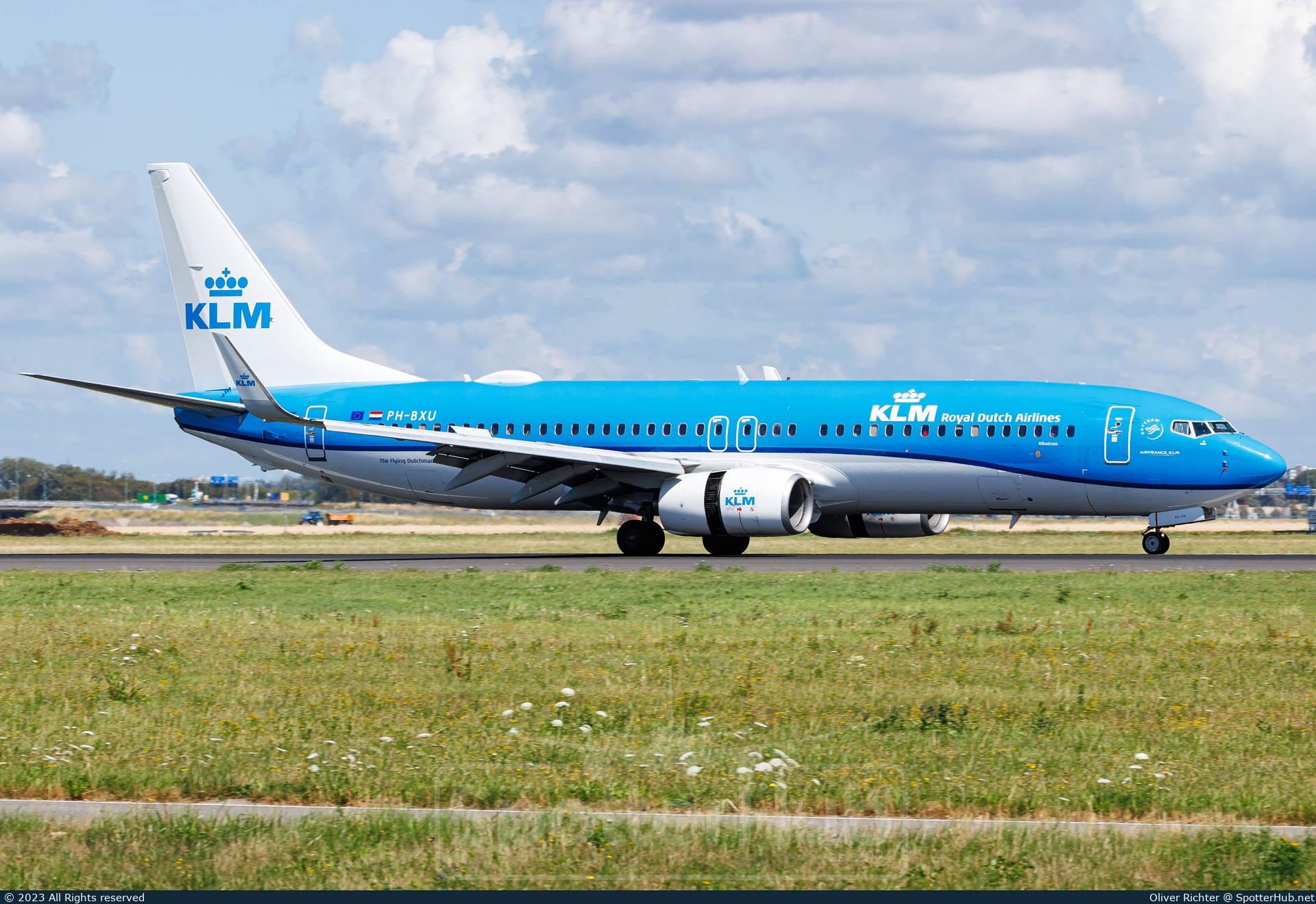 Photo of PH-BXU - Boeing 737-8BK operated by KLM Royal Dutch Airlines