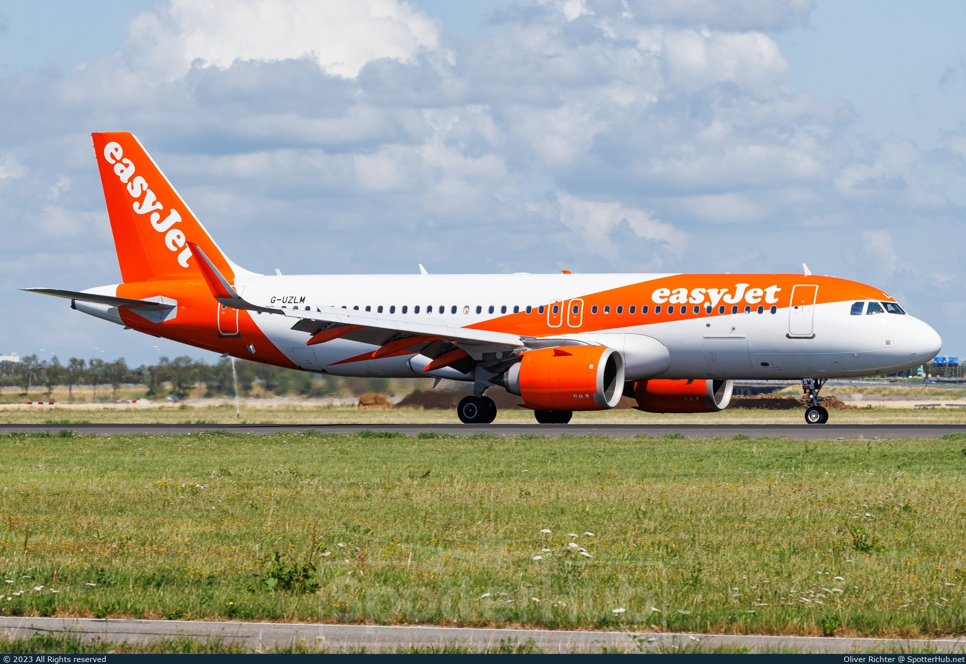 Photo of G-UZLM - Airbus A320-251N operated by easyJet