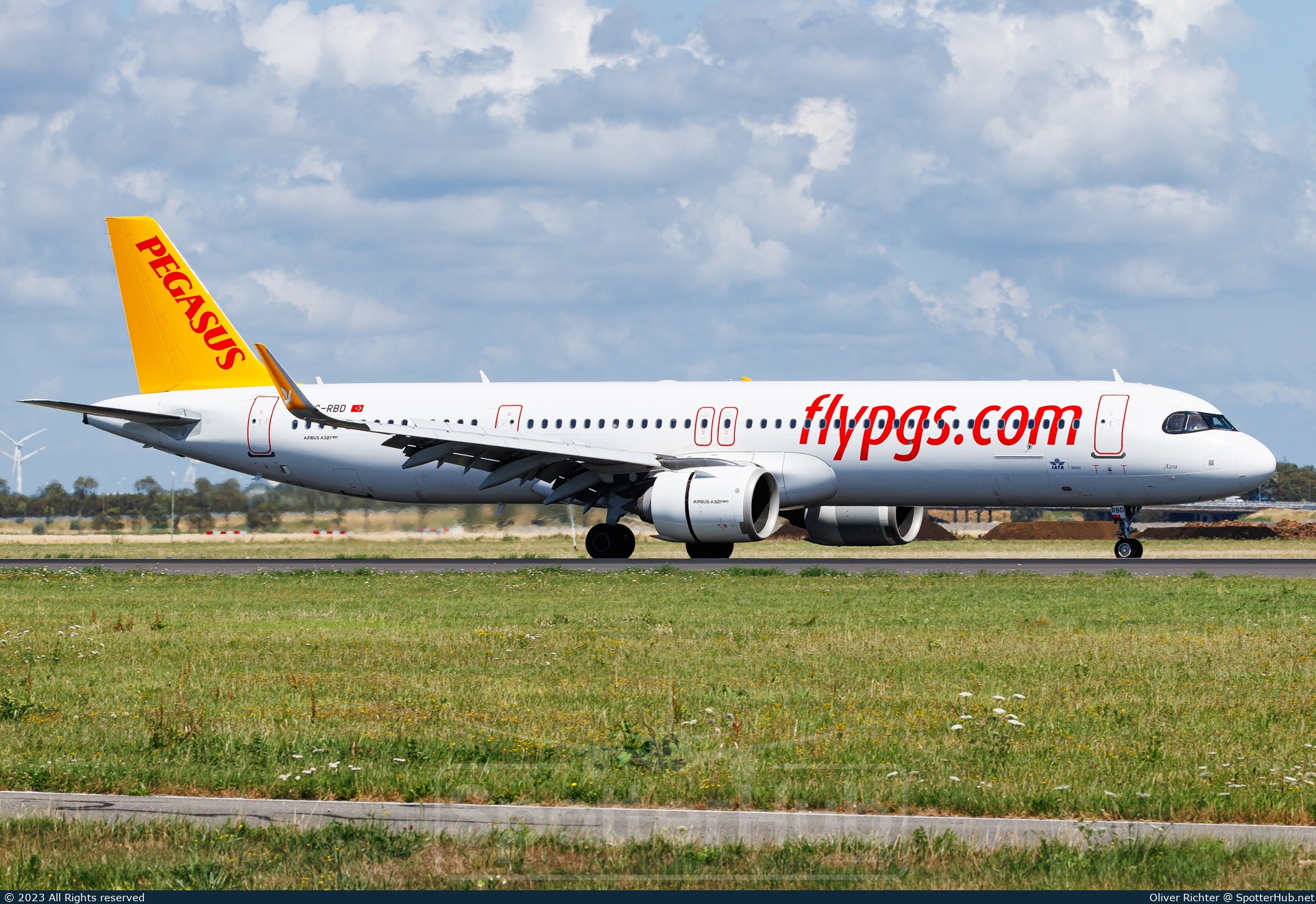 Photo of TC-RBD - Airbus A321-251NX operated by Pegasus Airlines