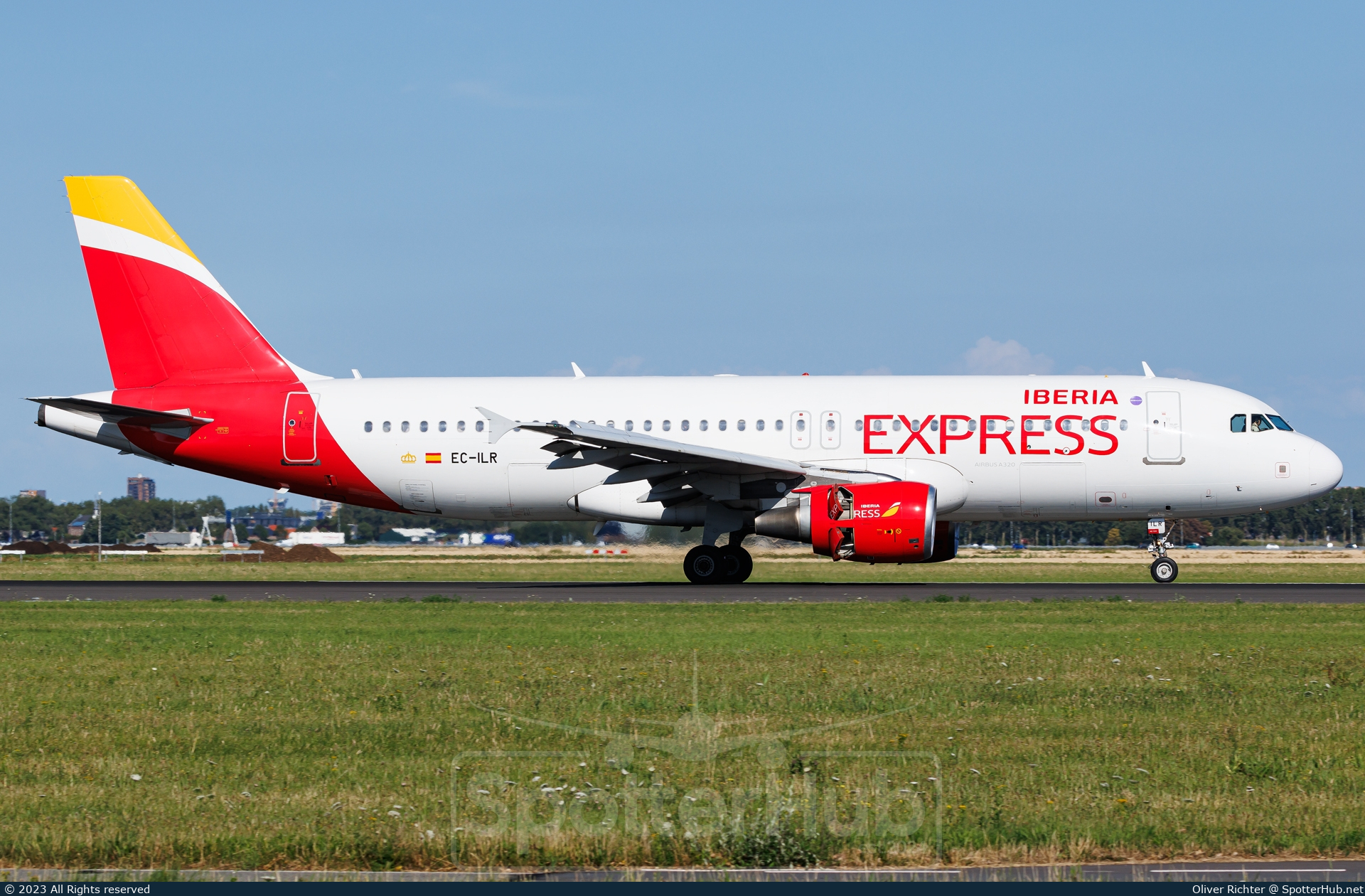 Photo of EC-ILR - Airbus A320-214 operated by Iberia Express