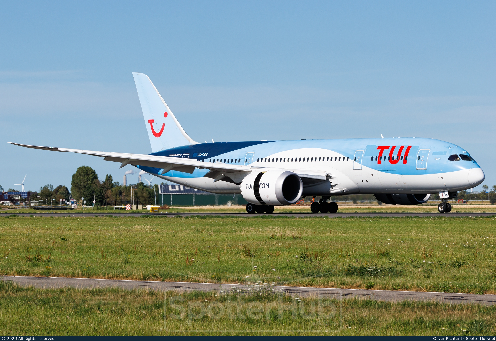 Photo of OO-LOE - Boeing 787-8 Dreamliner operated by TUI Airlines Belgium