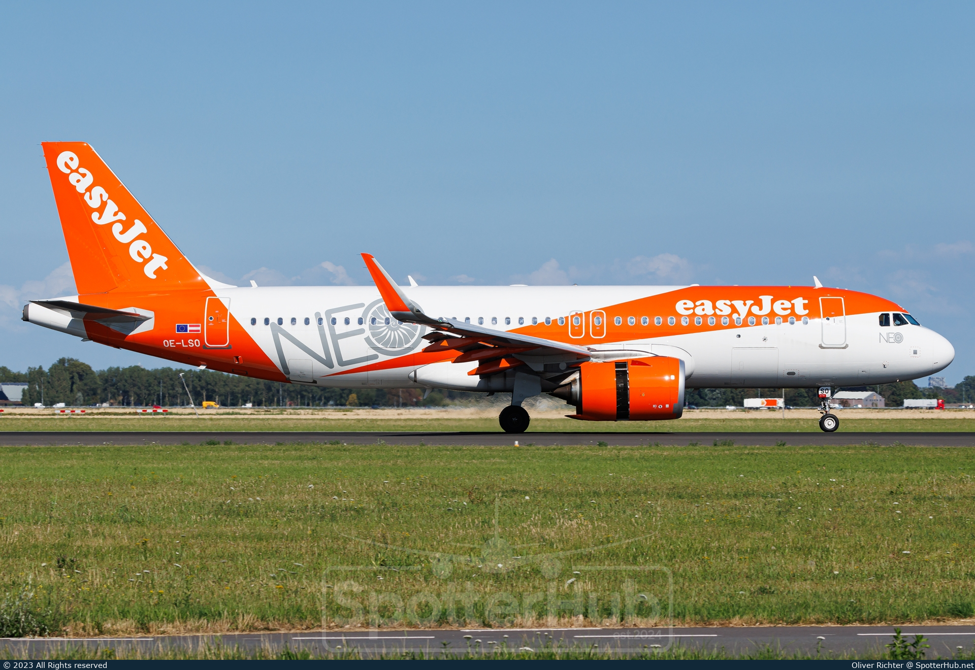 Photo of OE-LSO - Airbus A320-251N operated by easyJet Europe