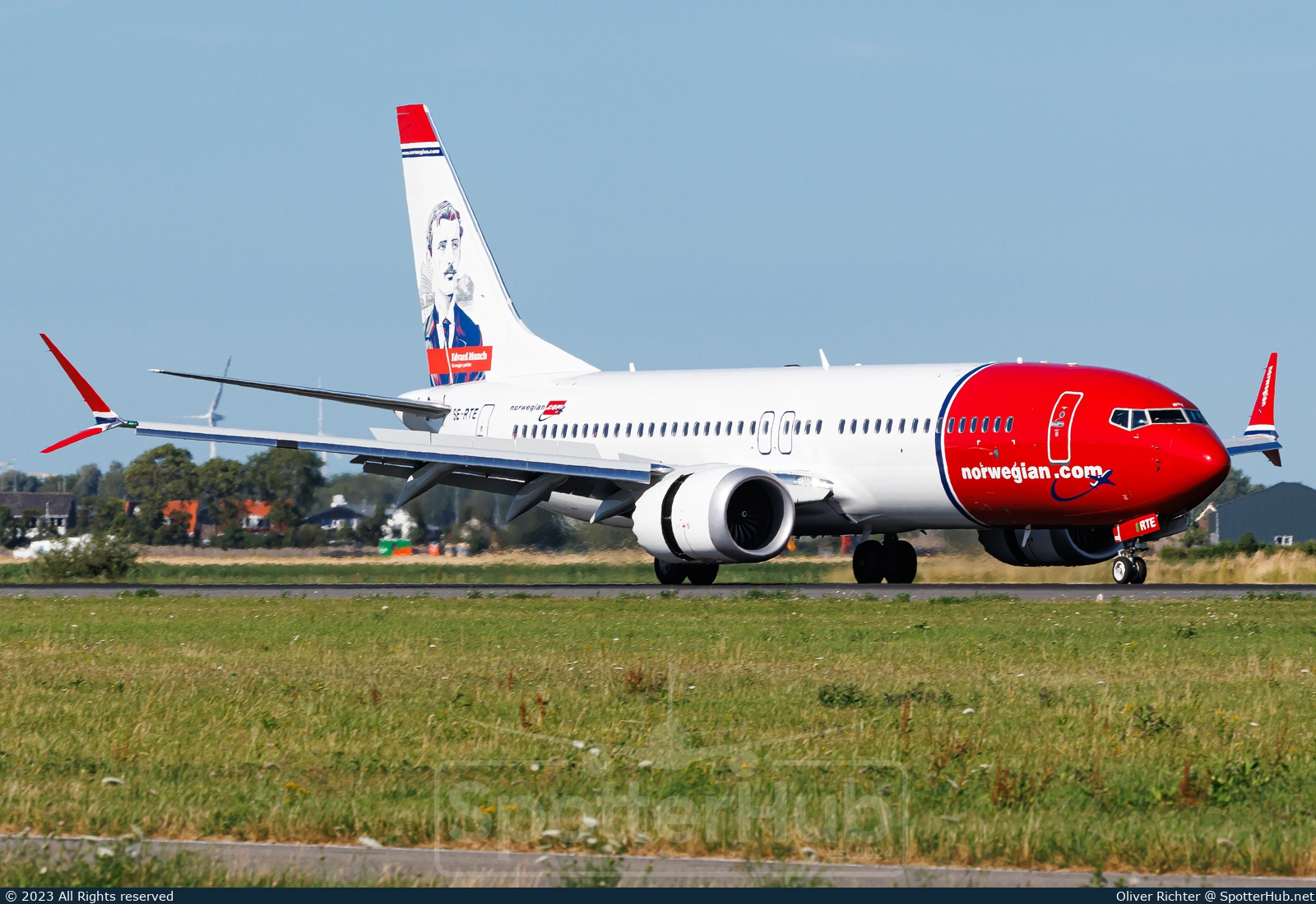 Photo of SE-RTE - Boeing 737 MAX 8 operated by Norwegian Air Sweden
