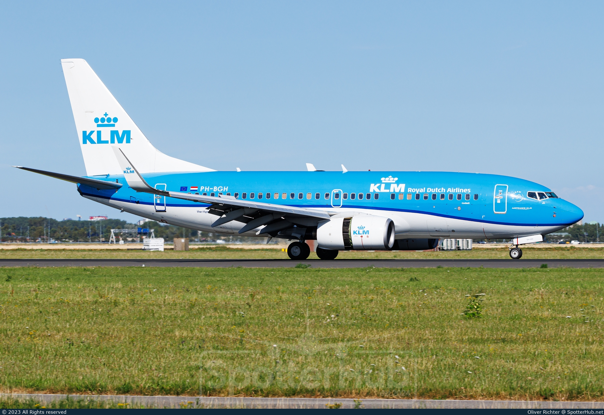 Photo of PH-BGH - Boeing 737-7K2 operated by KLM Royal Dutch Airlines