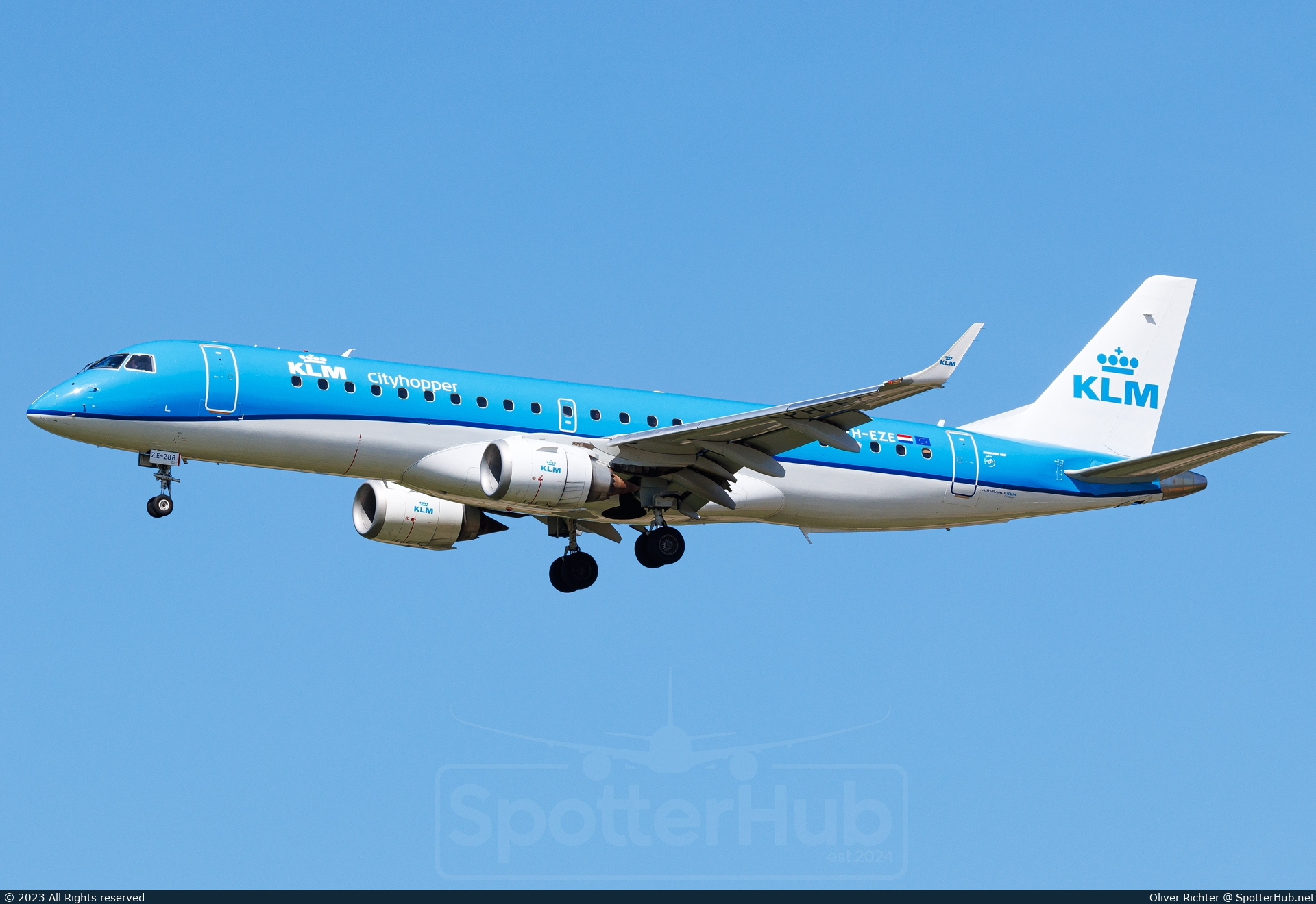 Photo of PH-EZE - Embraer ERJ-190STD operated by KLM Cityhopper