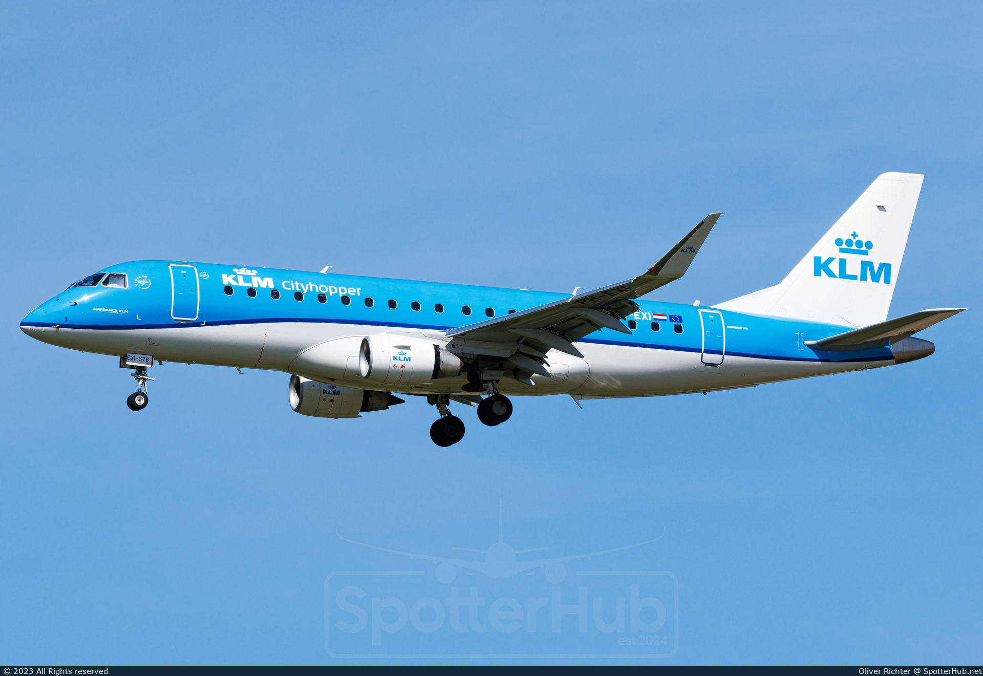 Photo of PH-EXI - Embraer ERJ-175STD operated by KLM Cityhopper