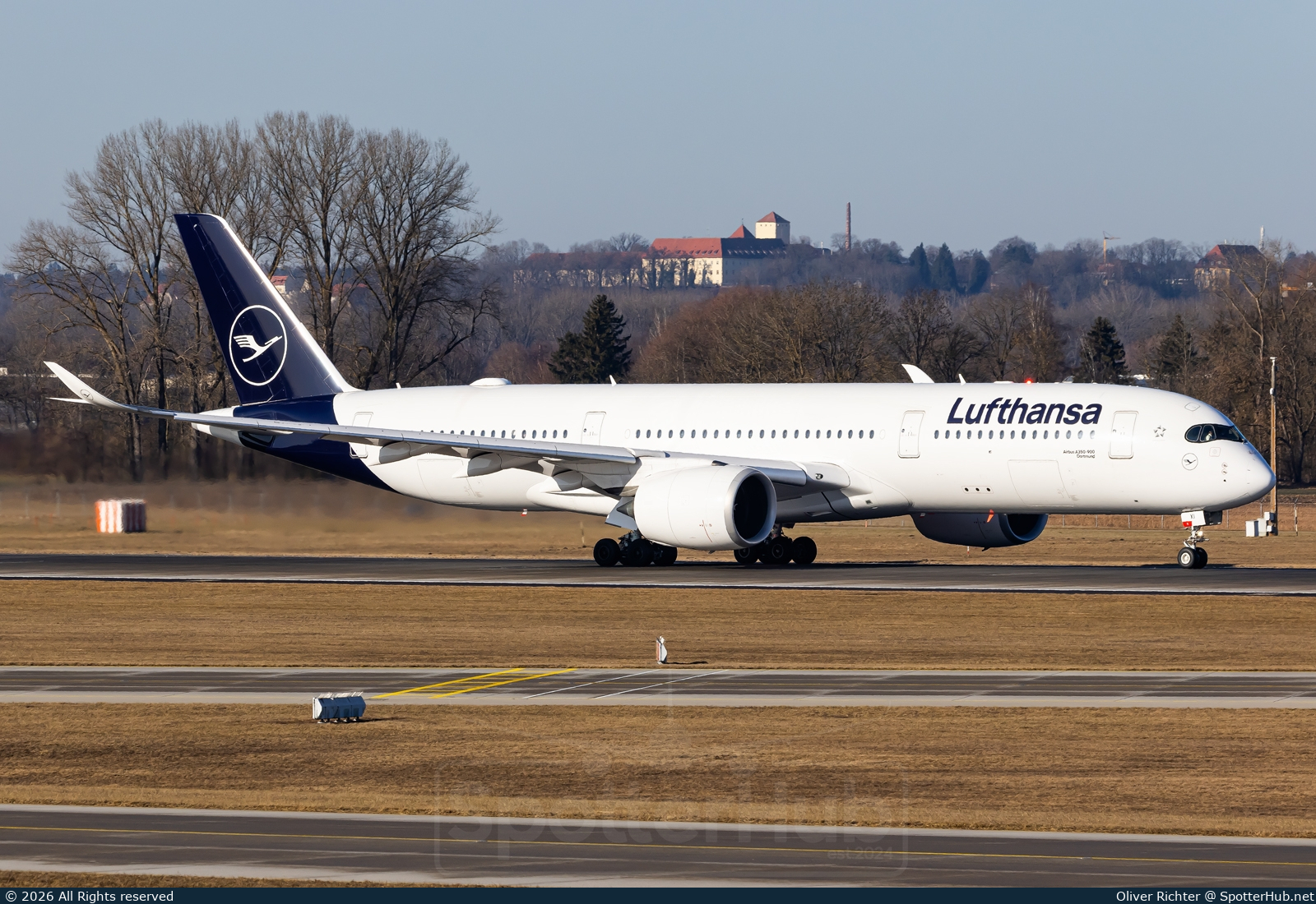 Photo of D-AIXI - Airbus A350-941 operated by Lufthansa