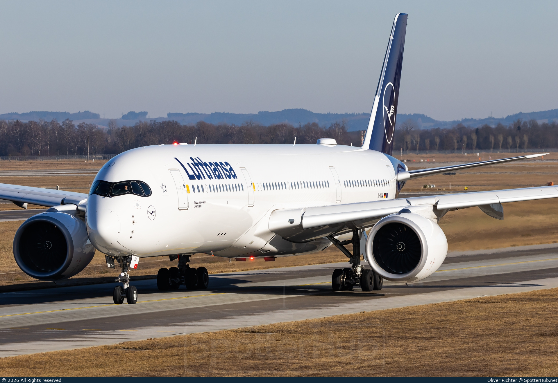 Photo of D-AIXW - Airbus A350-941 operated by Lufthansa