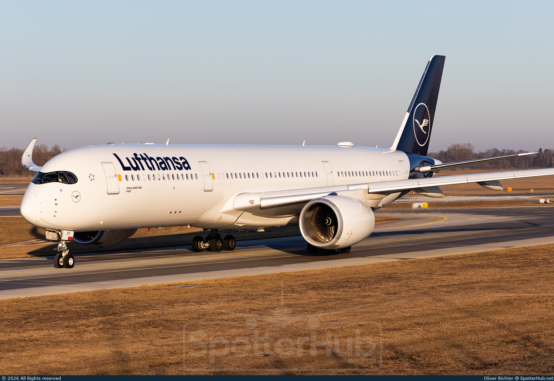 Photo of D-AIXY - Airbus A350-941 operated by Lufthansa