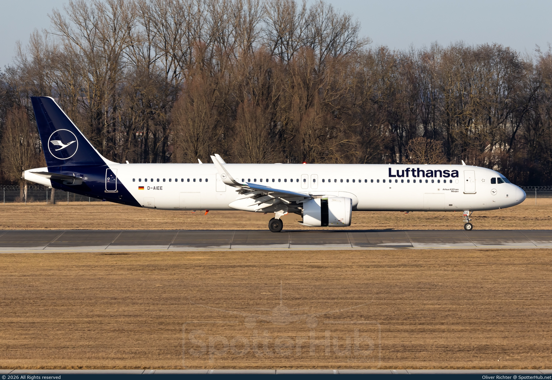 Photo of D-AIEE - Airbus A321-271NX operated by Lufthansa
