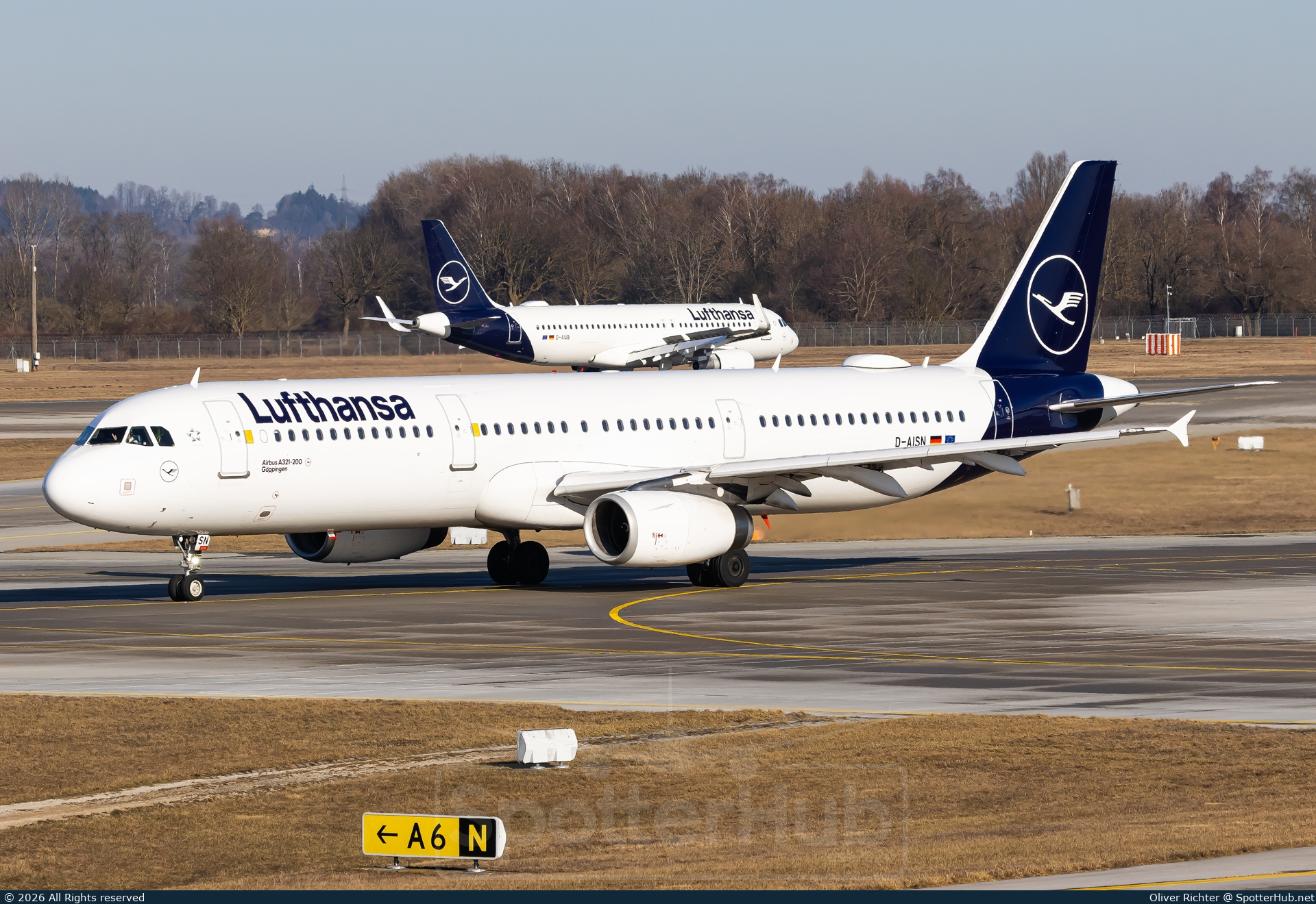 Photo of D-AISN - Airbus A321-231 operated by Lufthansa