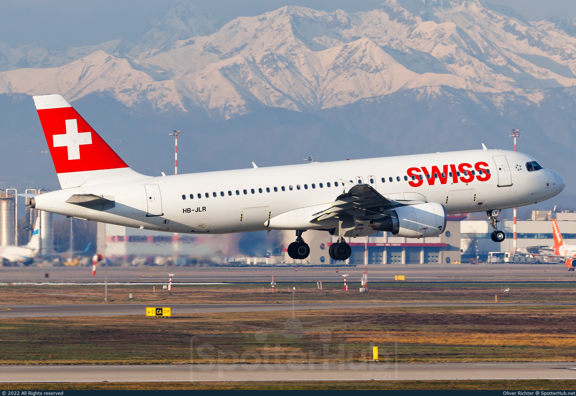 Photo of HB-JLR - Airbus A320-214 operated by Swiss International Air Lines