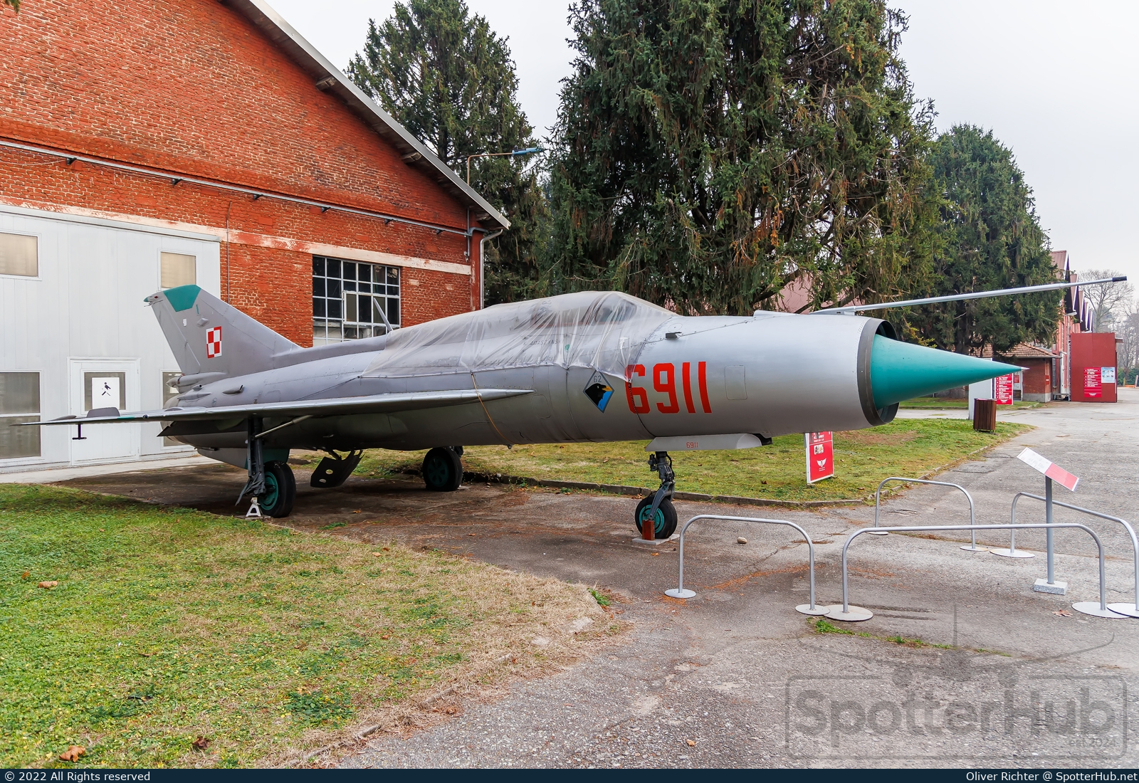 Photo of 6911 - Mikoyan-Gurevich MiG-21PFM Fishbed-F operated by Polish Air Force