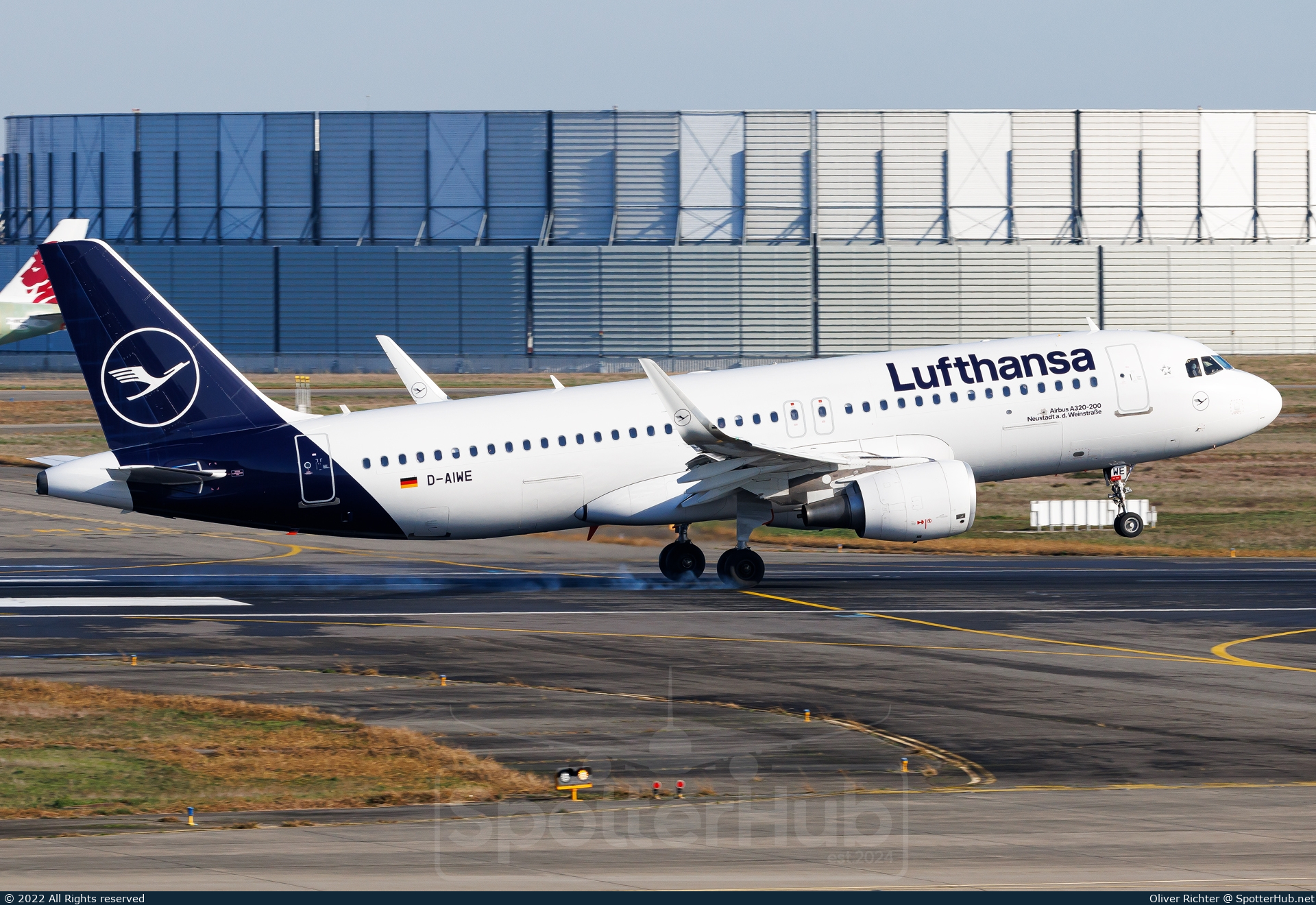 Photo of D-AIWE - Airbus A320-214 operated by Lufthansa