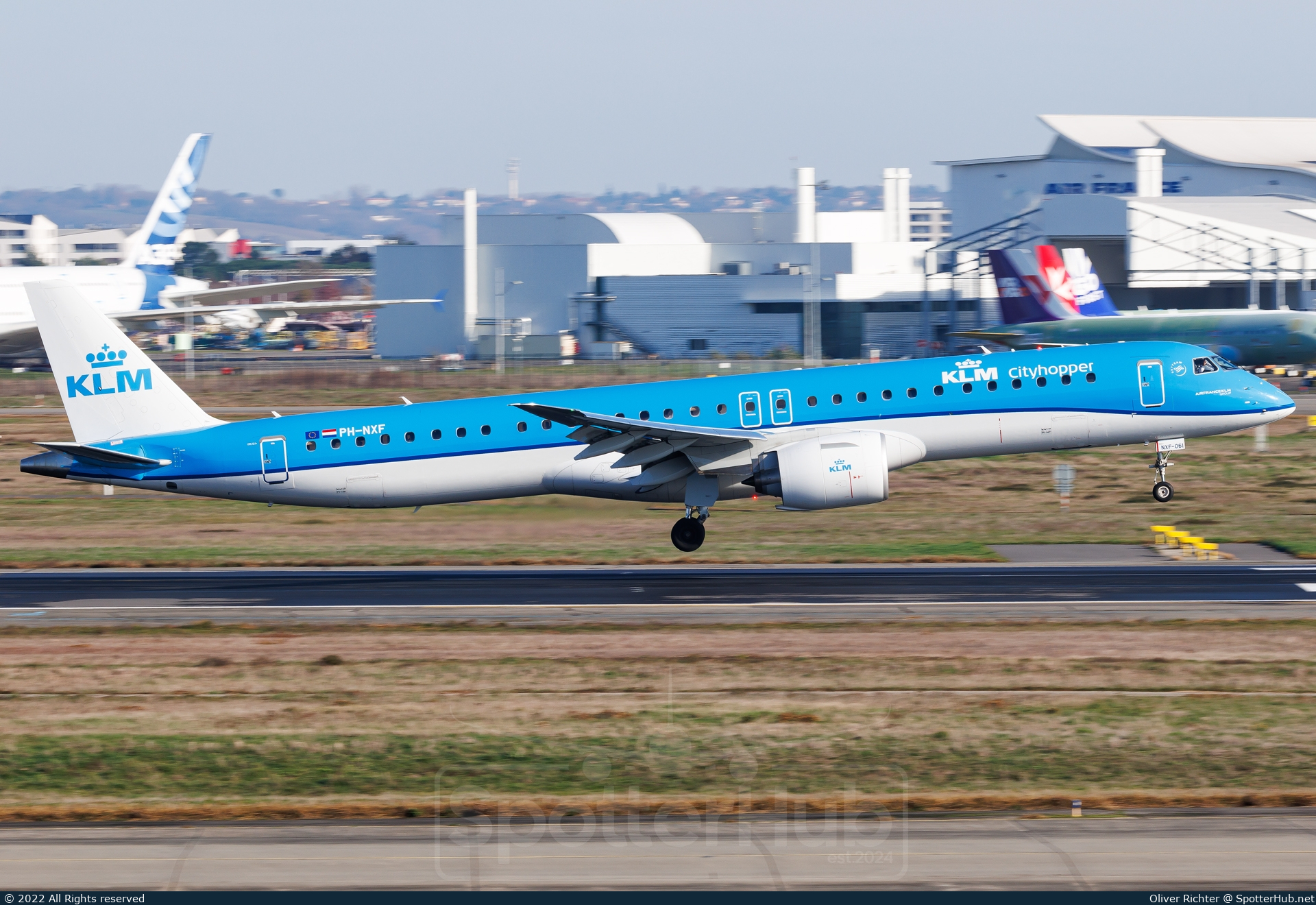 Photo of PH-NXF - Embraer ERJ-195-E2 operated by KLM Cityhopper