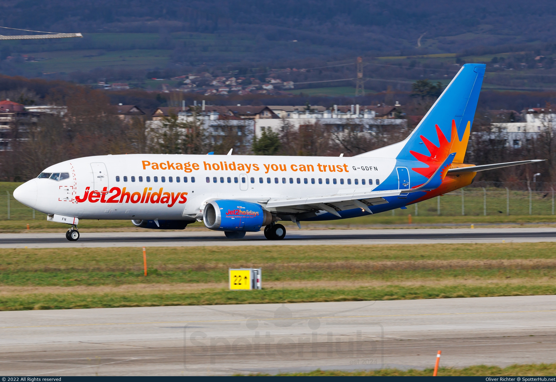 Photo of G-GDFN - Boeing 737-33V operated by Jet2
