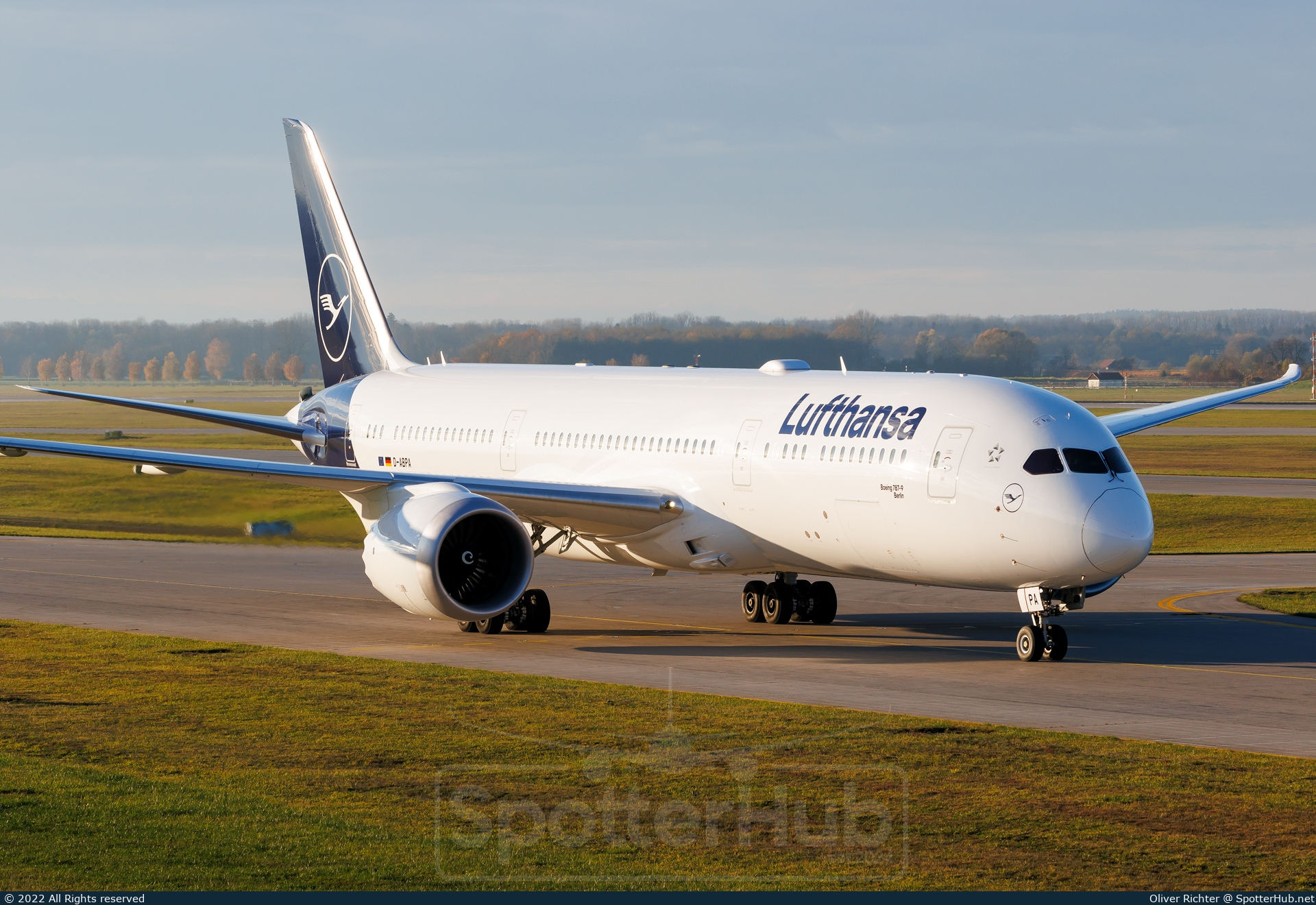 Photo of D-ABPA - Boeing 787-9 Dreamliner operated by Lufthansa
