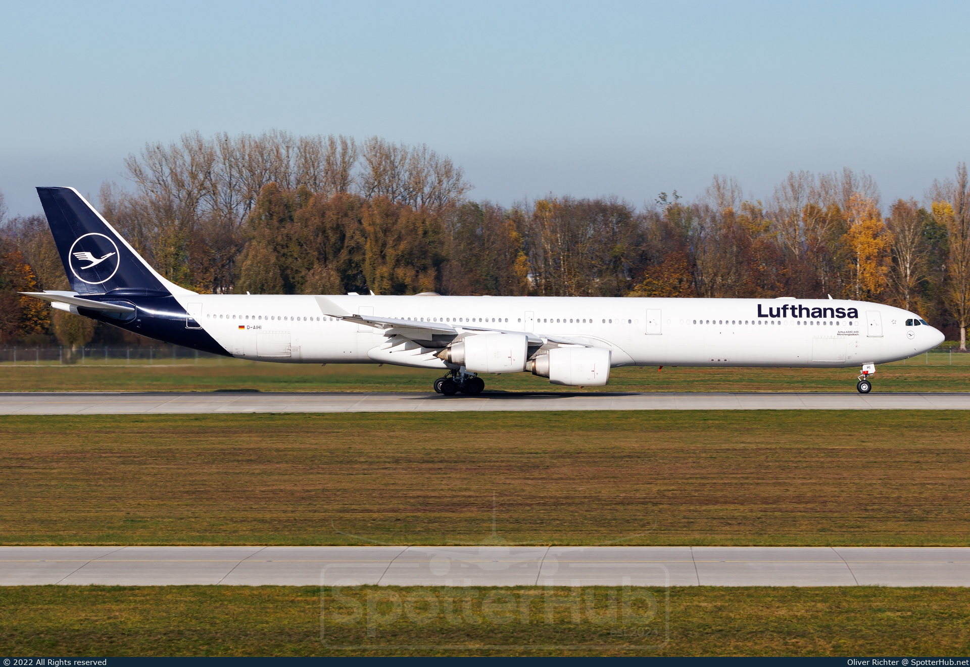 Photo of D-AIHI - Airbus A340-642 operated by Lufthansa