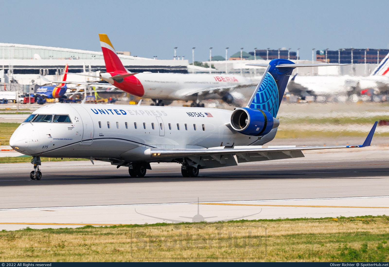Photo of N875AS - Bombardier CRJ-200LR operated by United Express (opb SkyWest Airlines)