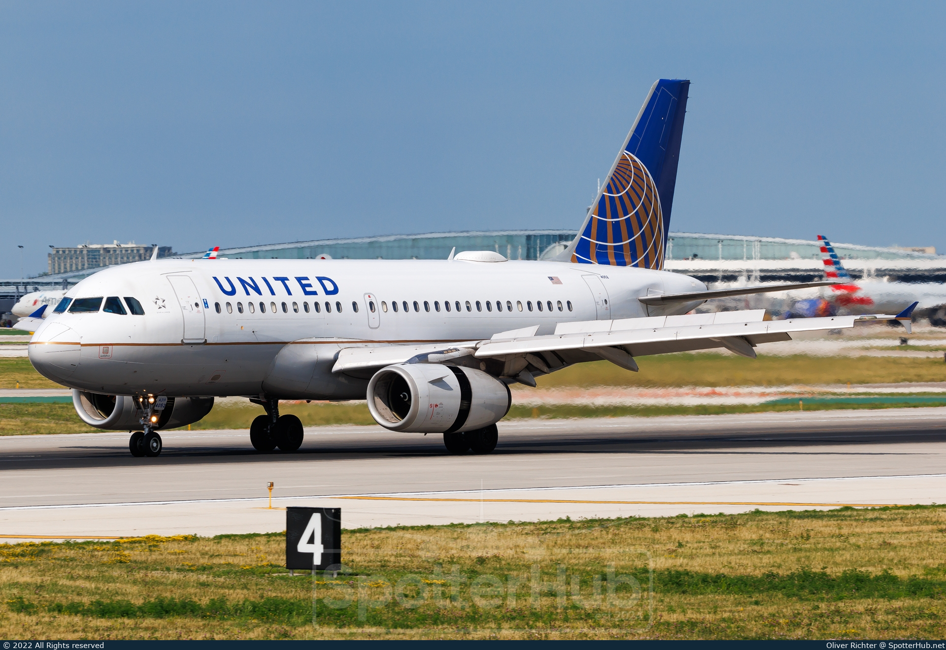 Photo of N852UA - Airbus A319-131 operated by United Airlines