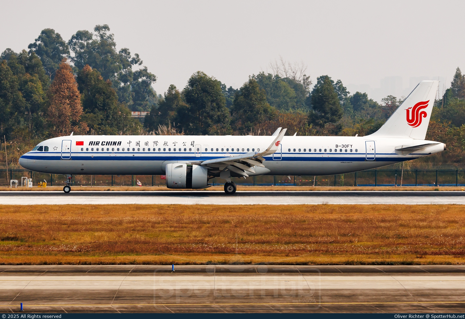 Photo of B-30FY - Airbus A321-272NX operated by Air China