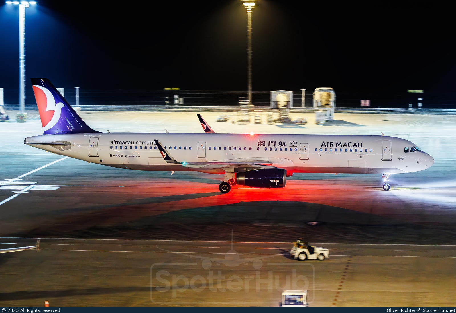 Photo of B-MCA - Airbus A321-231 operated by Air Macau