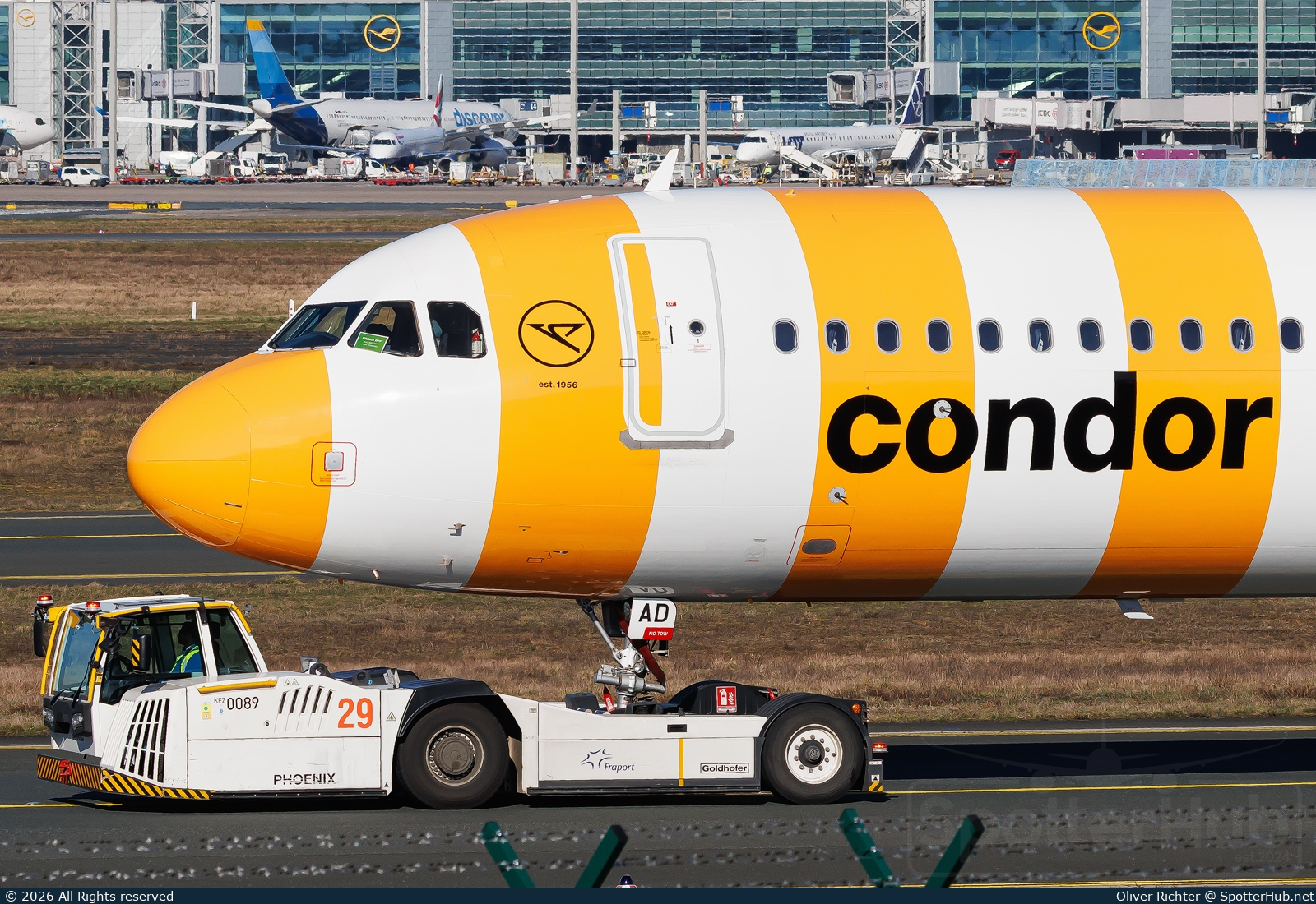 Photo of D-AIAD - Airbus A321-211 operated by Condor