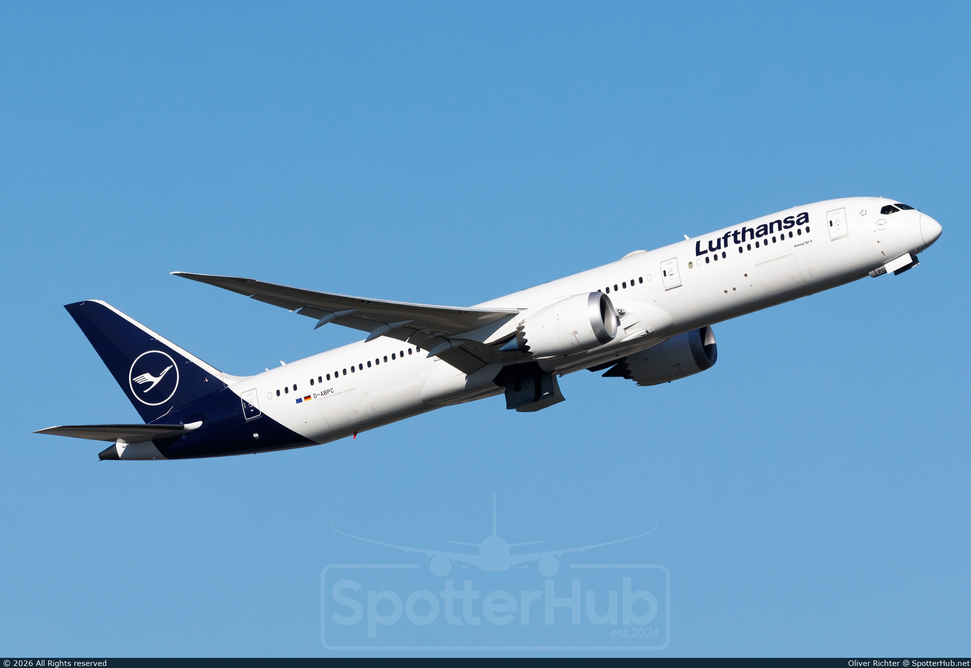 Photo of D-ABPC - Boeing 787-9 Dreamliner operated by Lufthansa