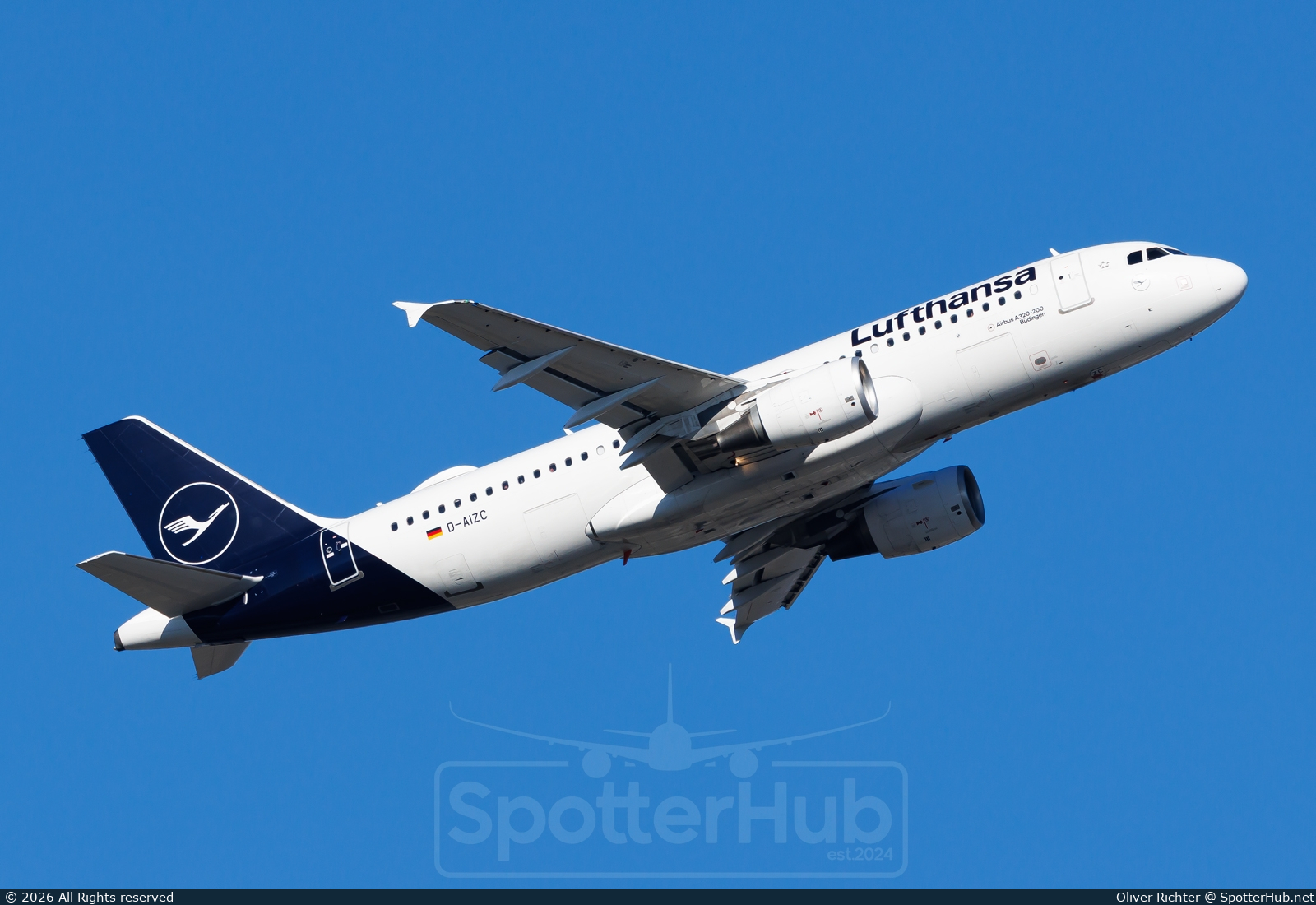 Photo of D-AIZC - Airbus A320-214 operated by Lufthansa