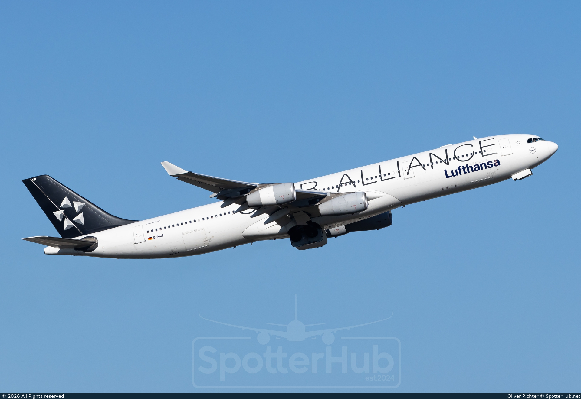 Photo of D-AIGP - Airbus A340-313 operated by Lufthansa