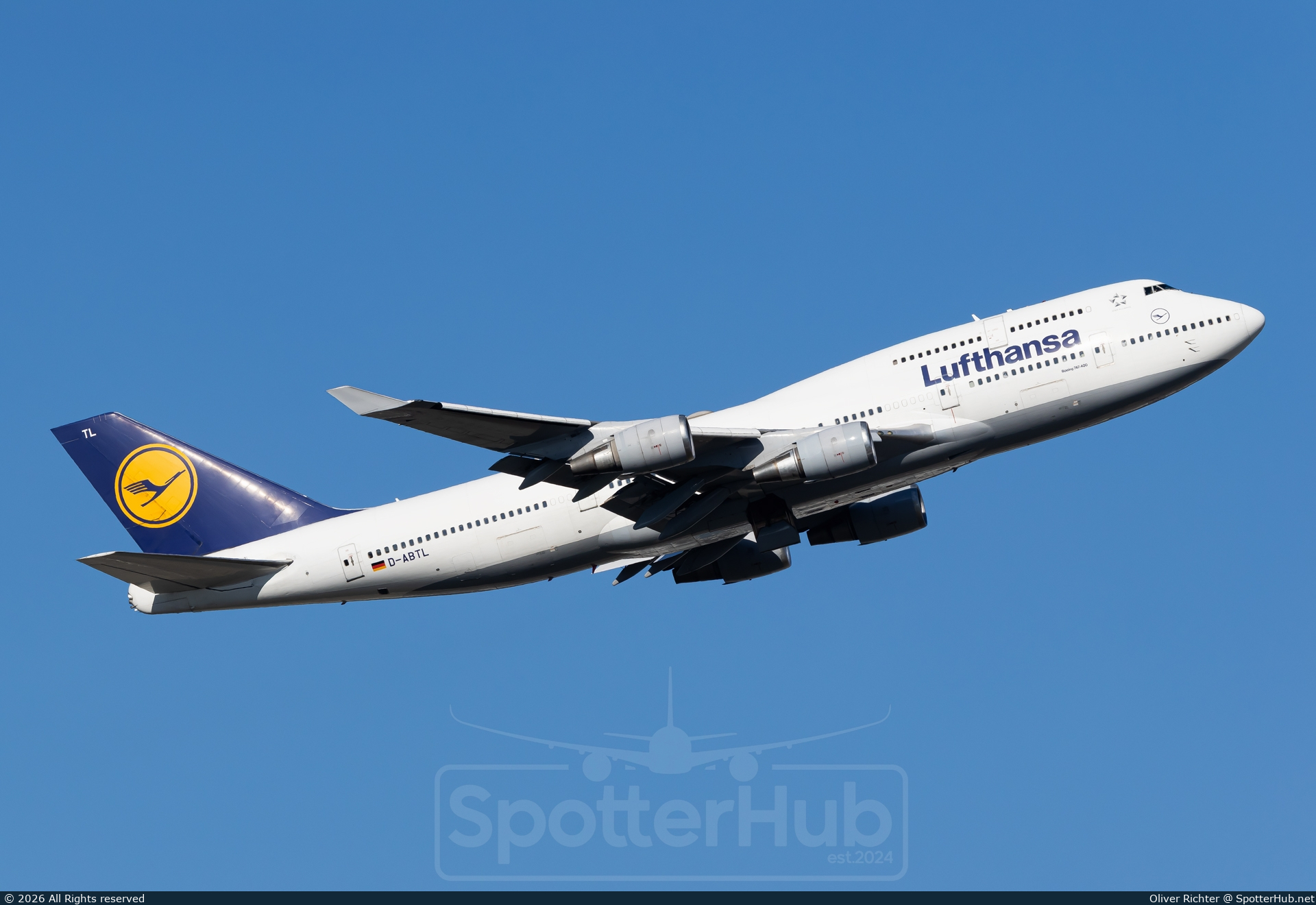 Photo of D-ABTL - Boeing 747-430 operated by Lufthansa