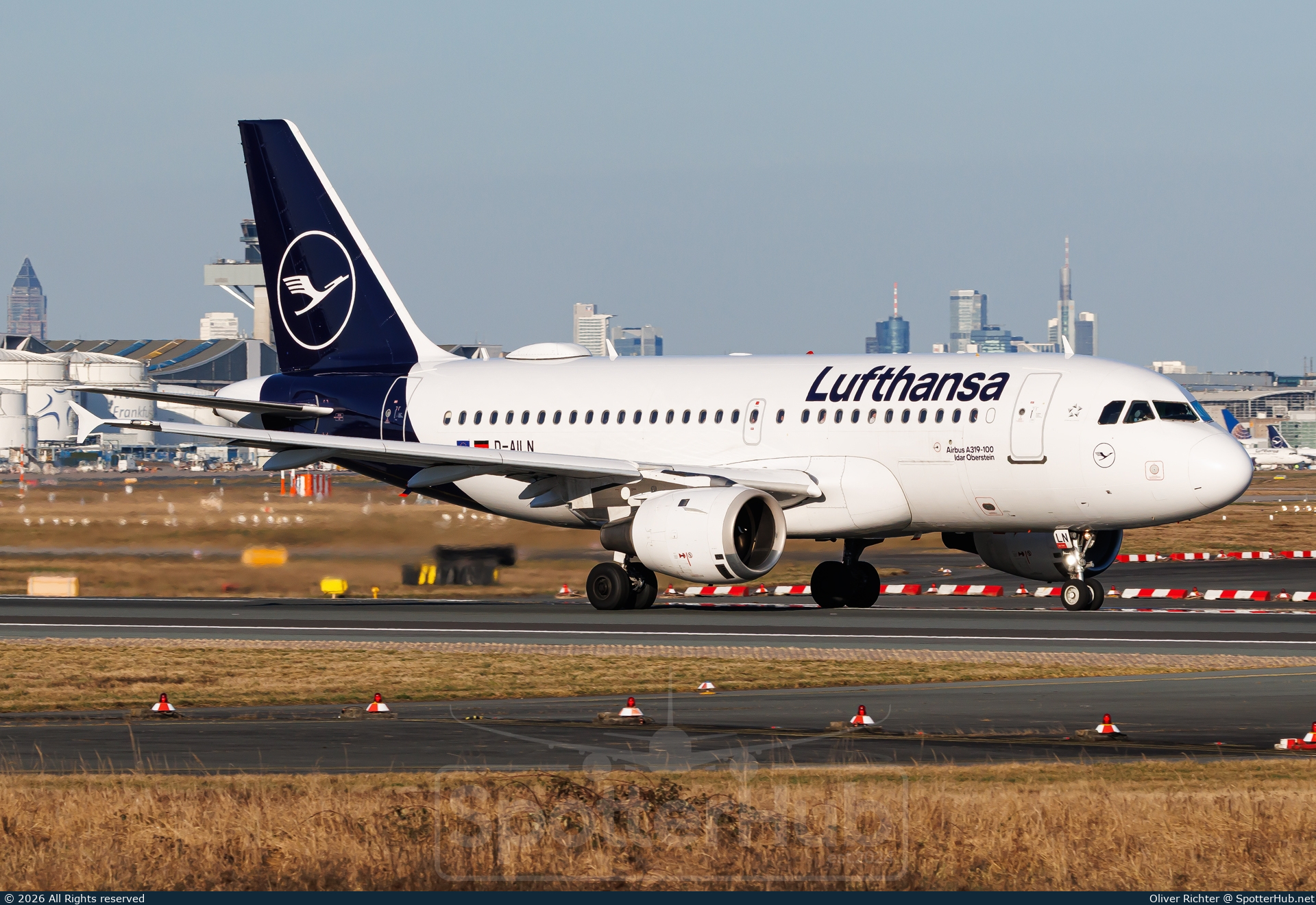 Photo of D-AILN - Airbus A319-114 operated by Lufthansa