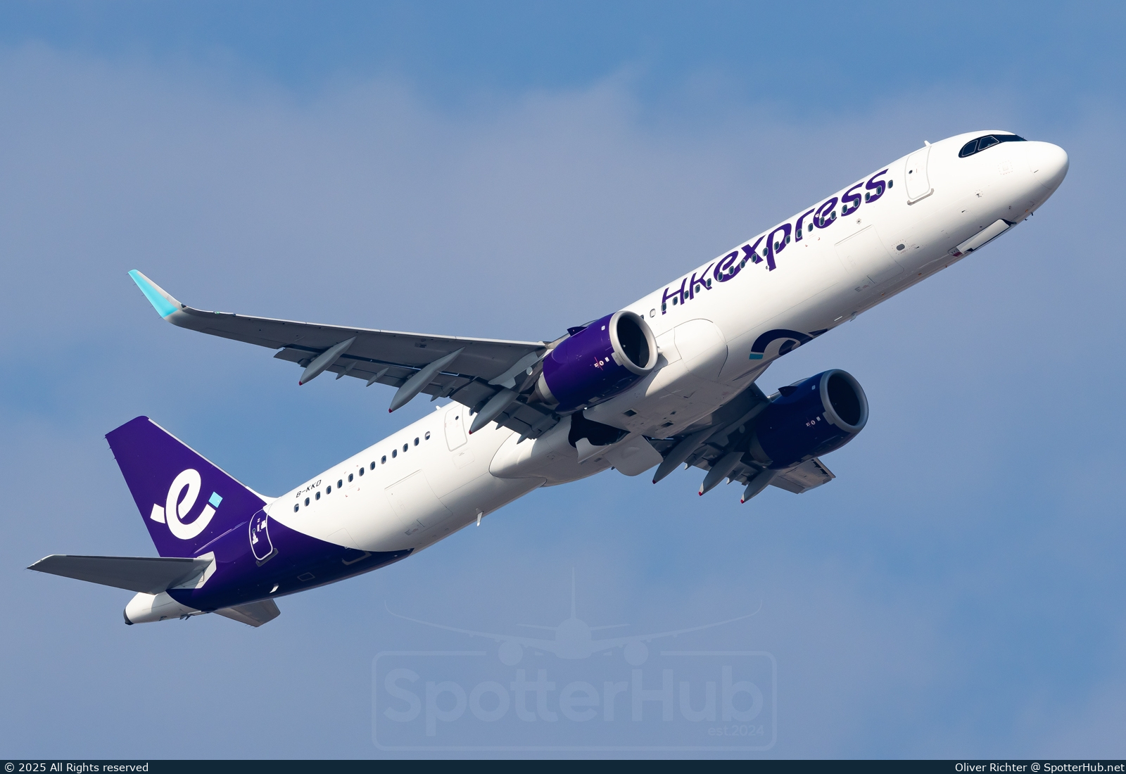 Photo of B-KKD - Airbus A321-251NX operated by Hong Kong Express