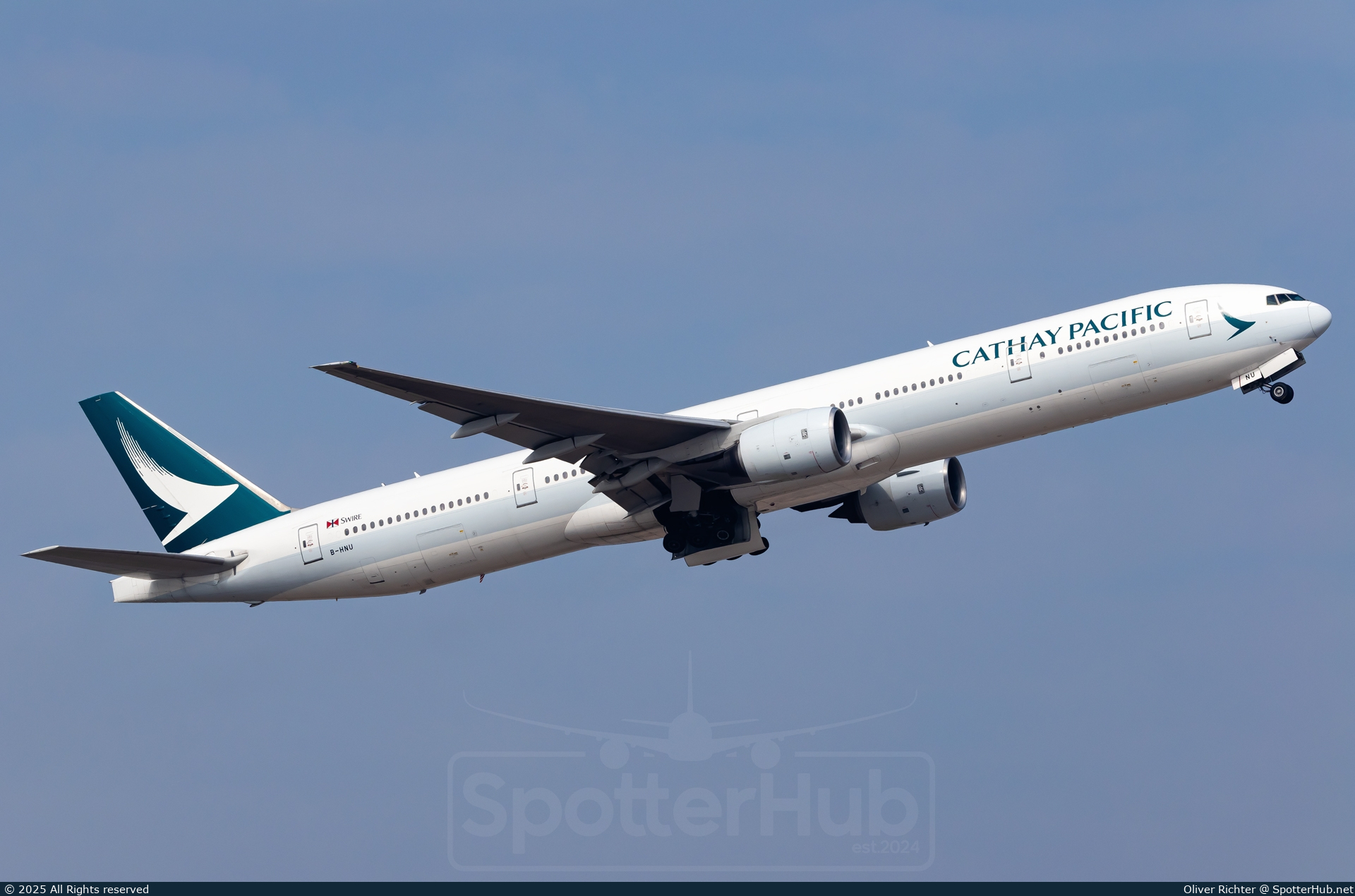 Photo of B-HNU - Boeing 777-31H operated by Cathay Pacific Airways