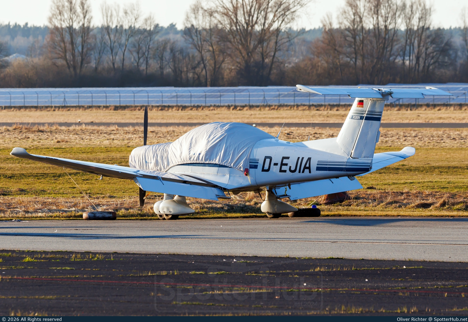 Photo of D-EJIA - Robin R3000/160